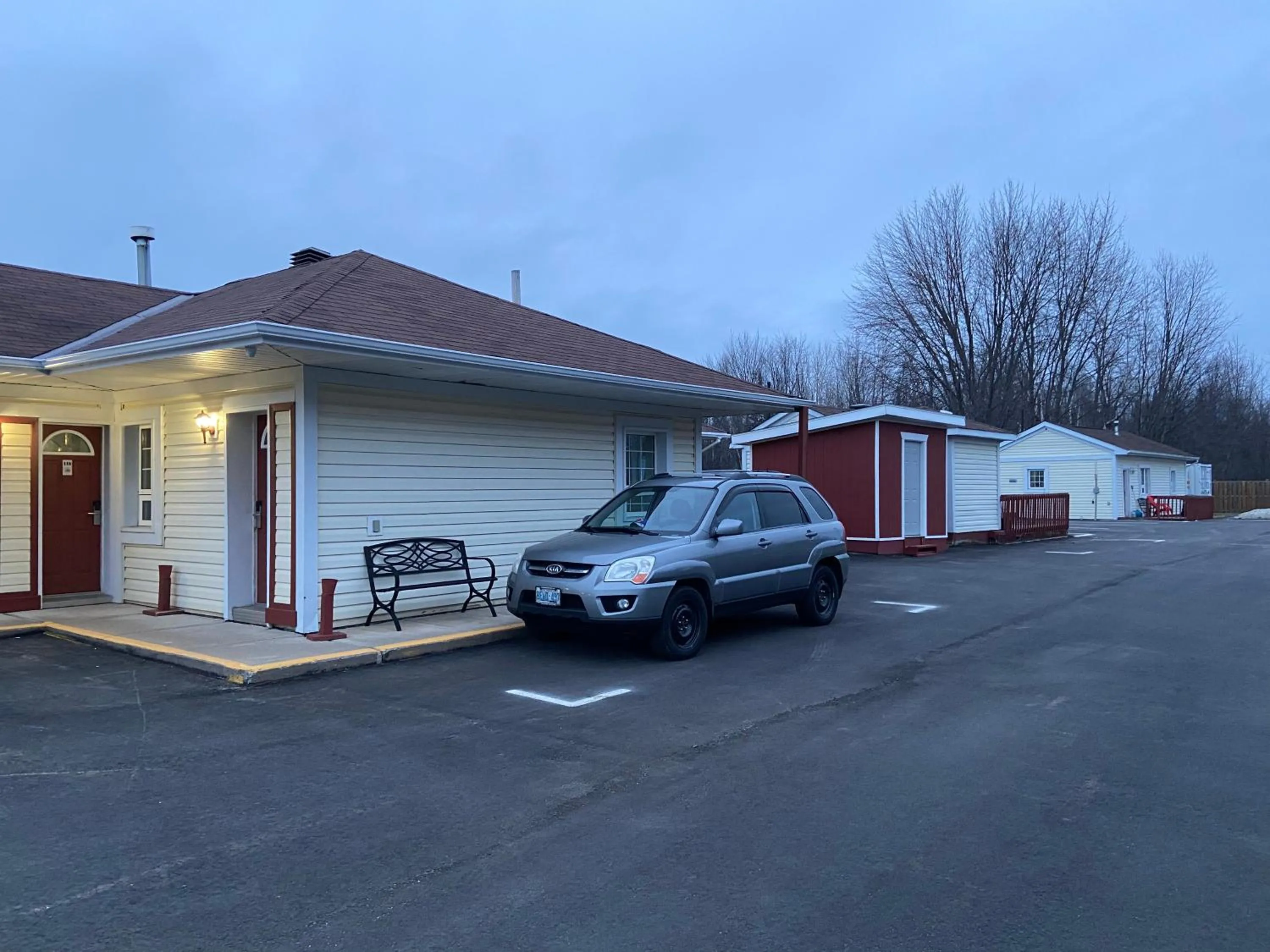 Property building in Lakeshore Suites