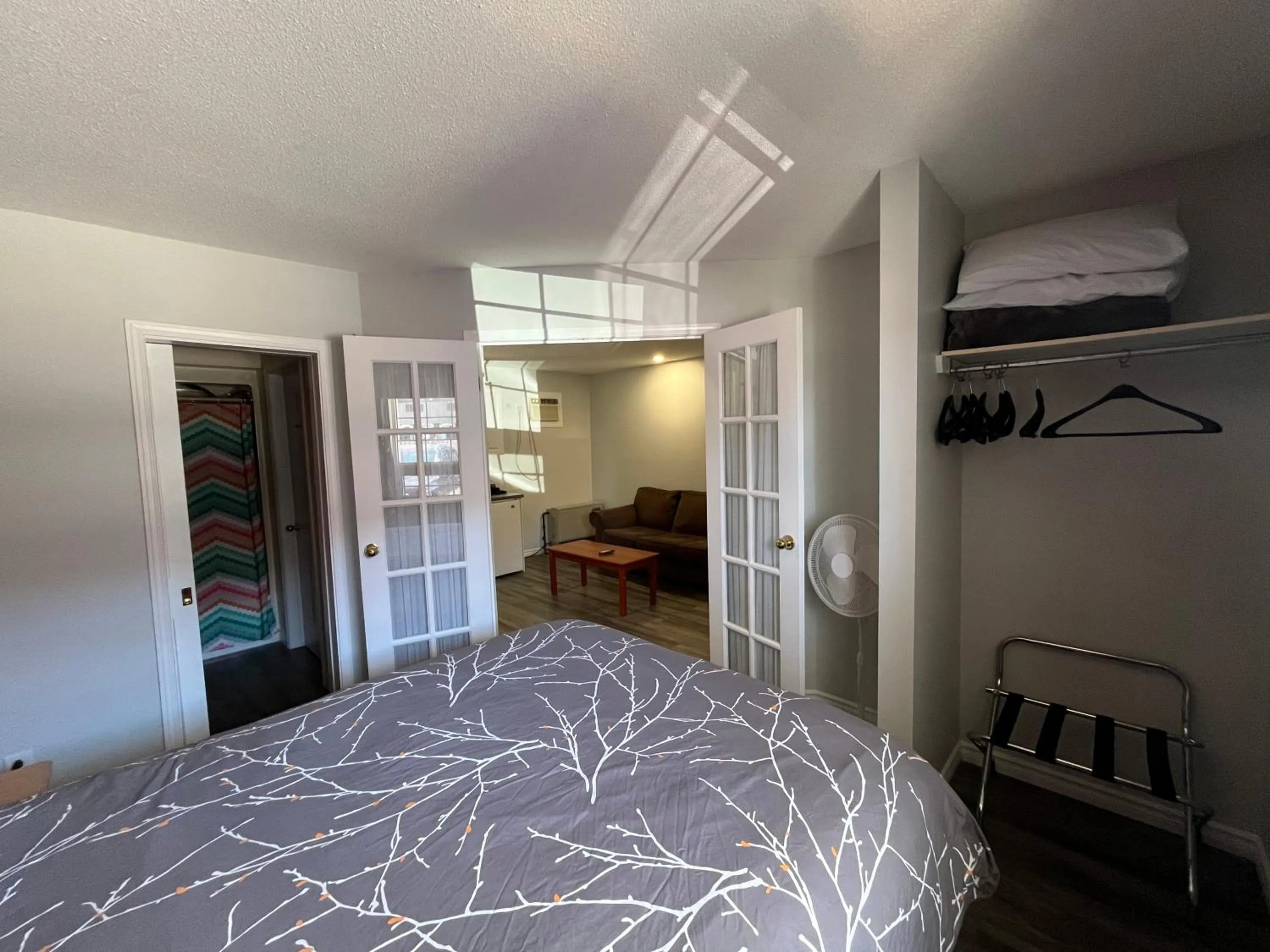 Bed in Lakeshore Suites