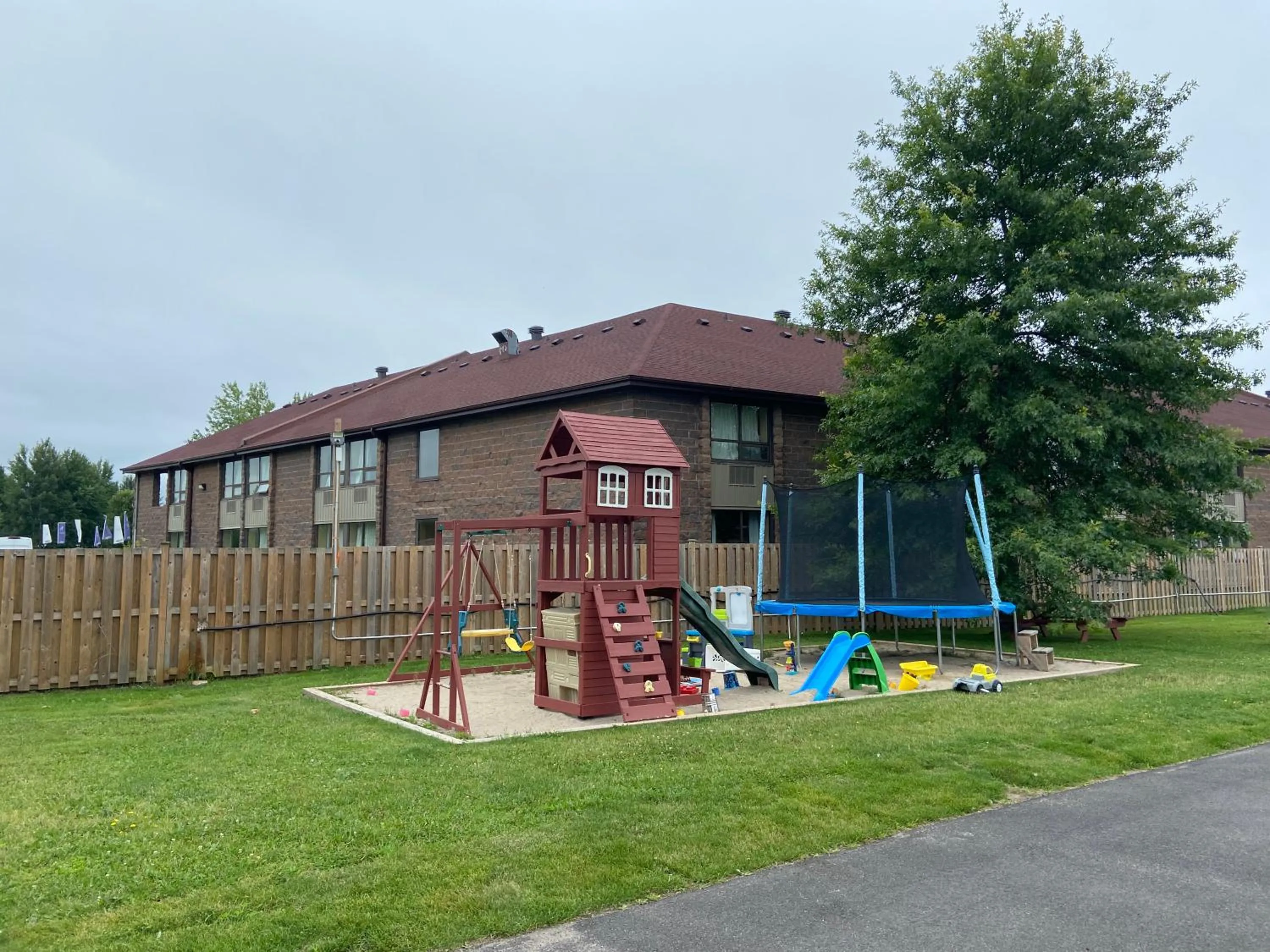 Children play ground in Lakeshore Suites