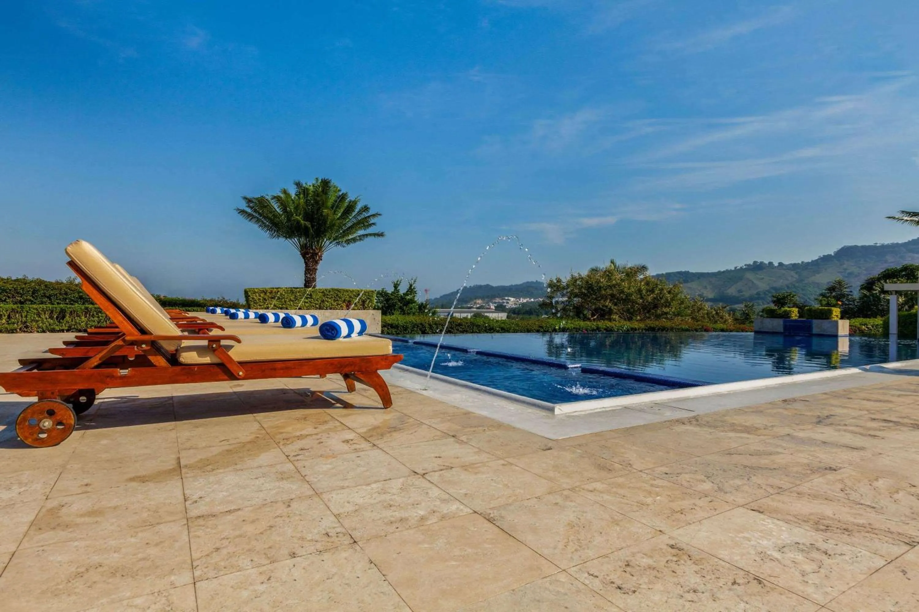 Pool view in La Quinta by Wyndham Poza Rica