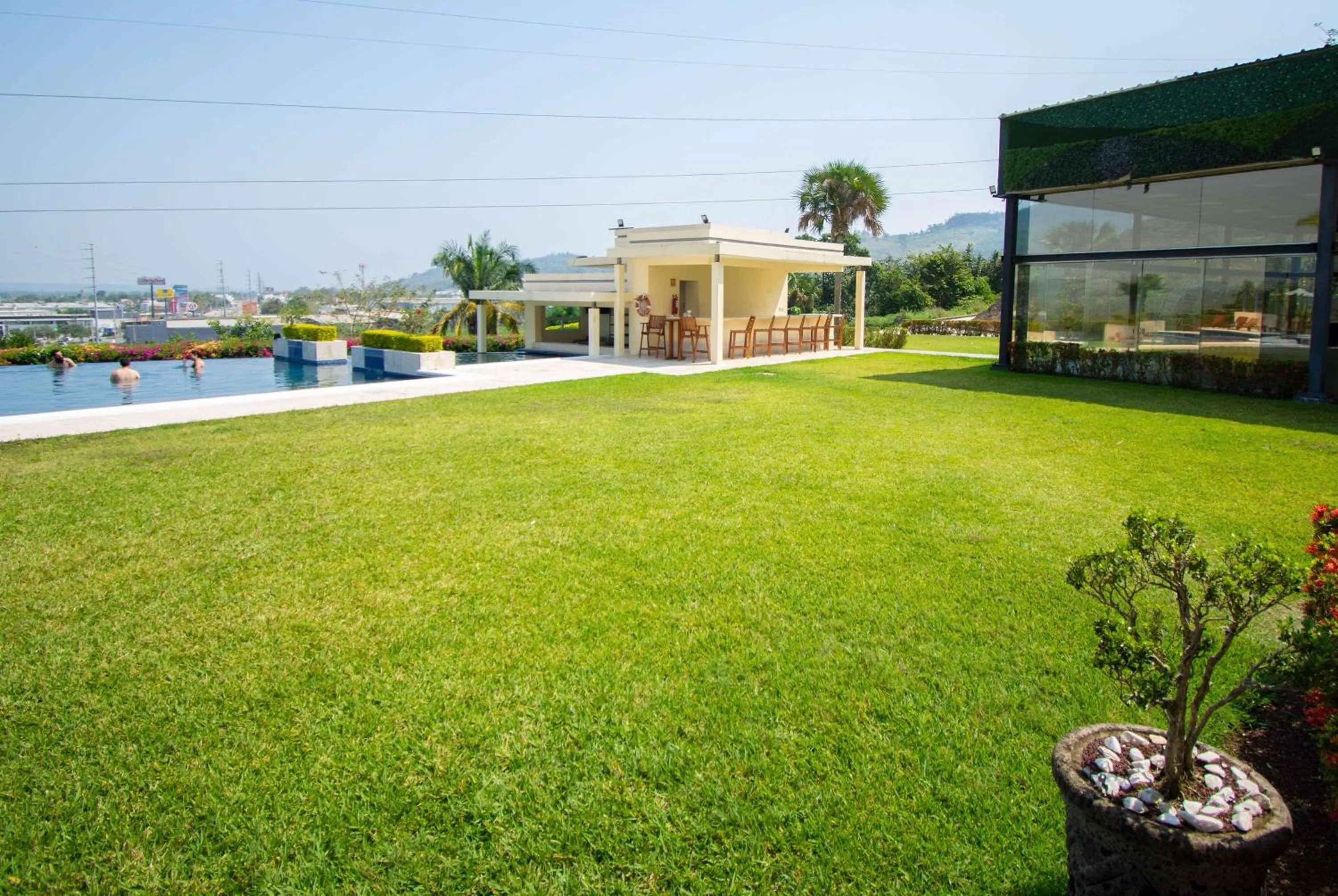Pool view in La Quinta by Wyndham Poza Rica