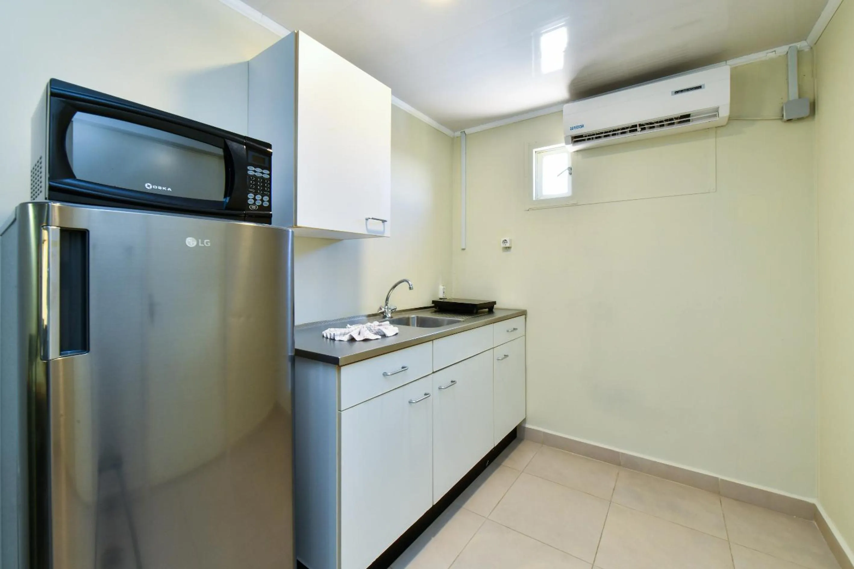 Kitchen or kitchenette in Aruba Blue Village Hotel and Apartments