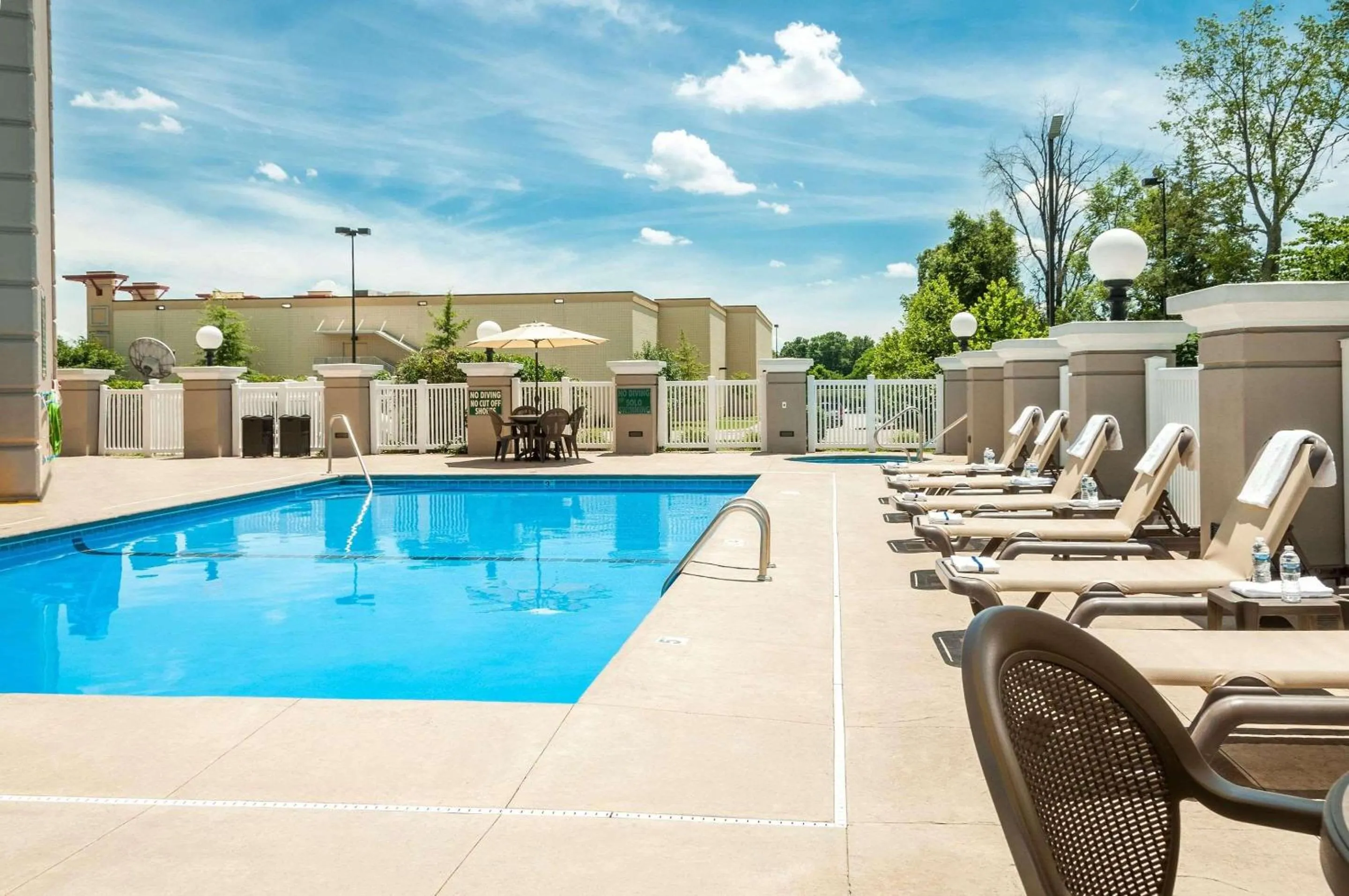 Swimming pool in Country Inn & Suites by Radisson, Cookeville, TN