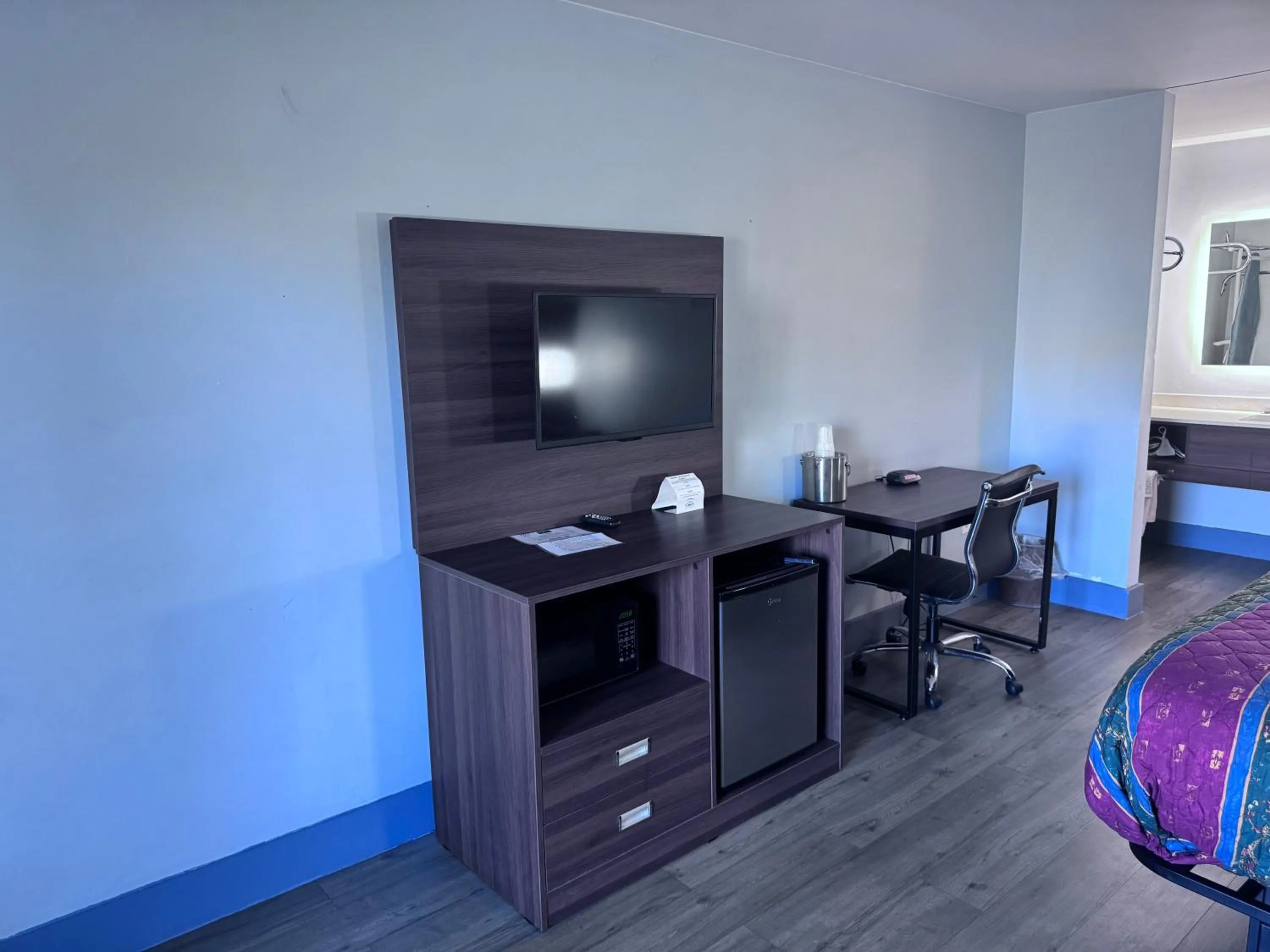 Bedroom, Bed in Florence Inn and Suites