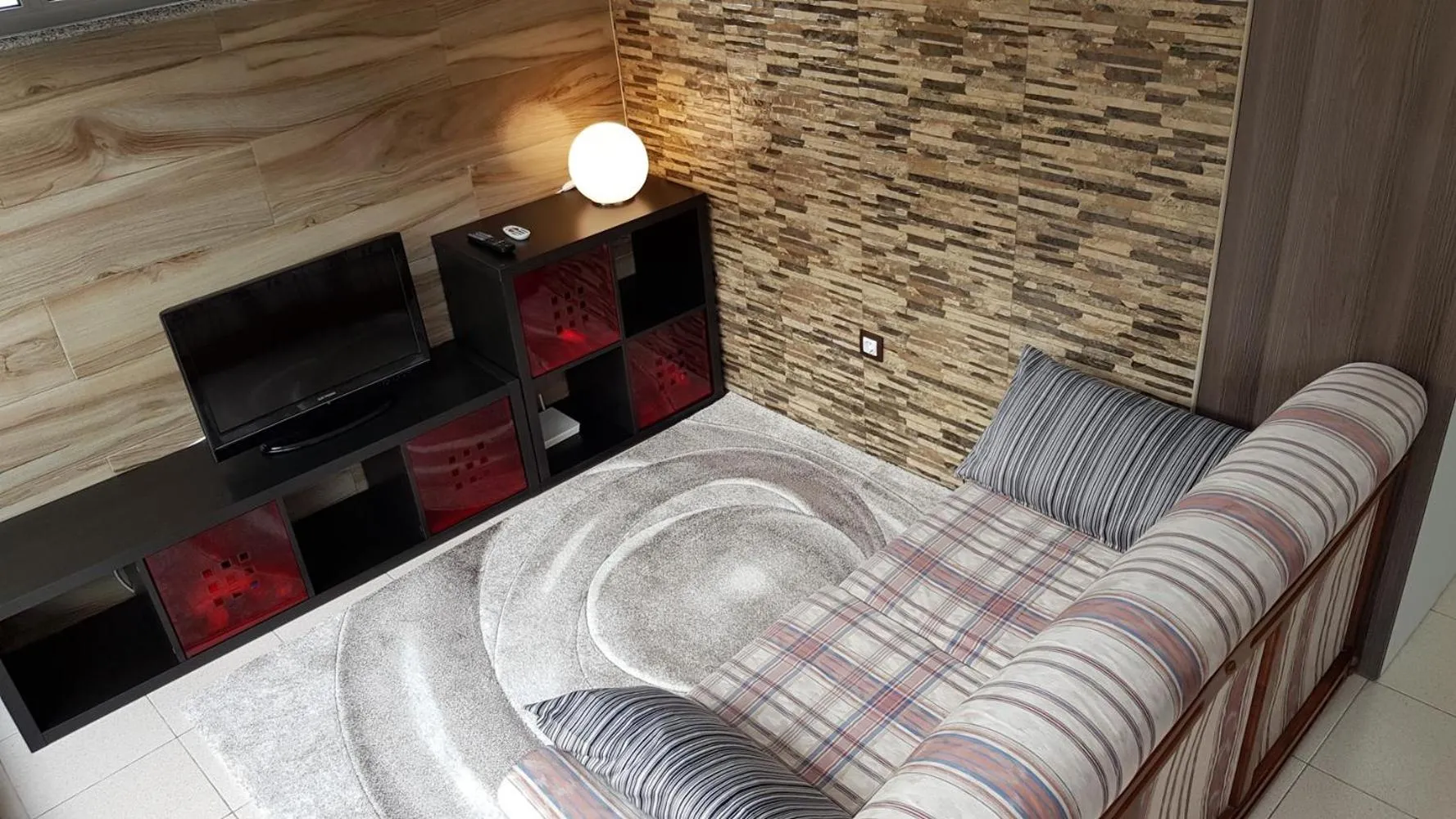 Communal lounge/ TV room in O Ninho