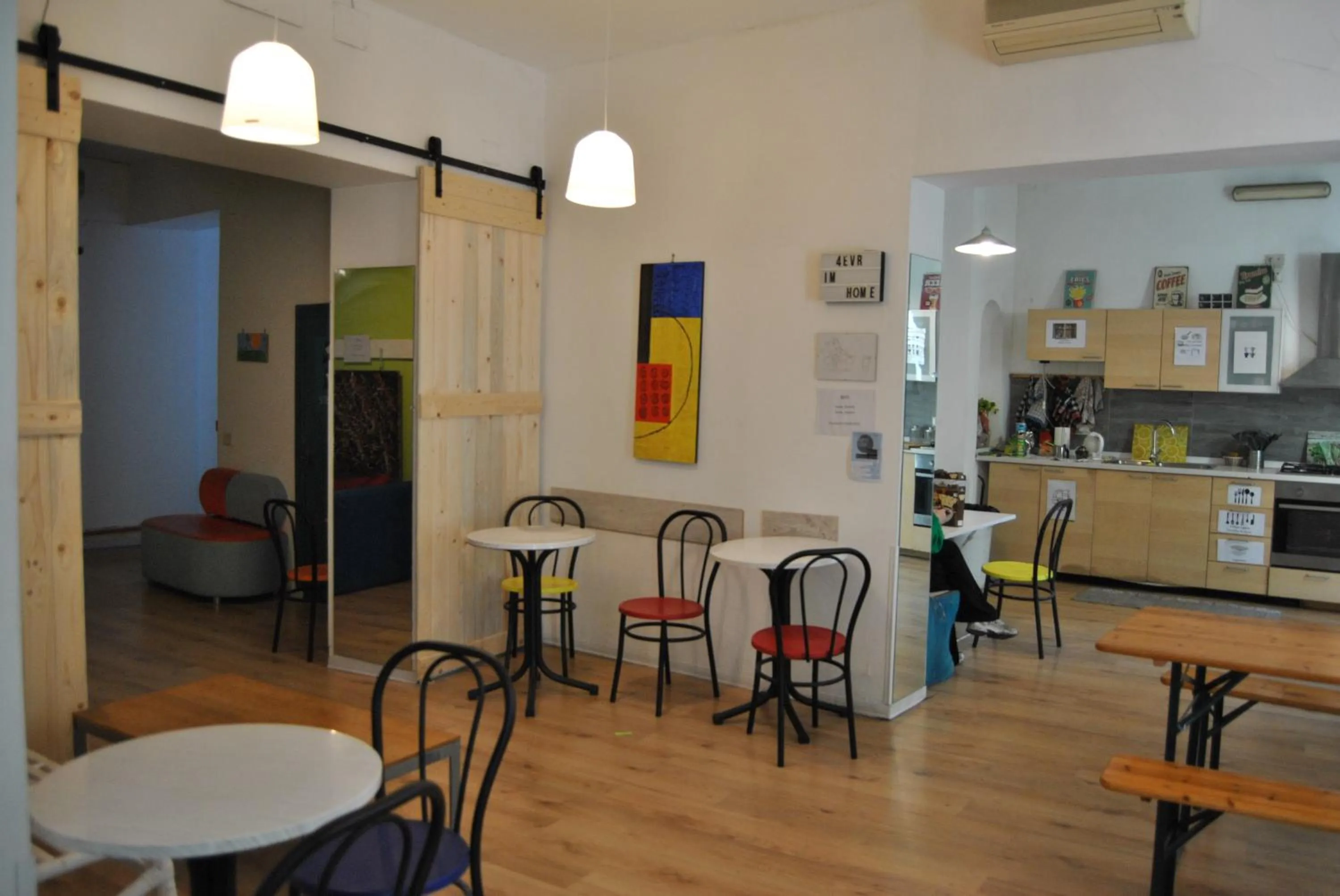Living room in Balarm - Hostel and Bar