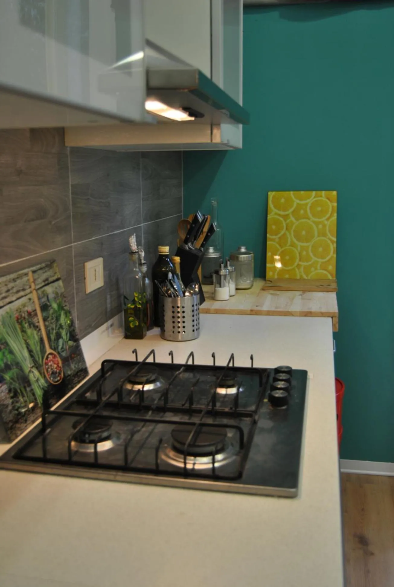 Kitchen or kitchenette in Balarm - Hostel and Bar