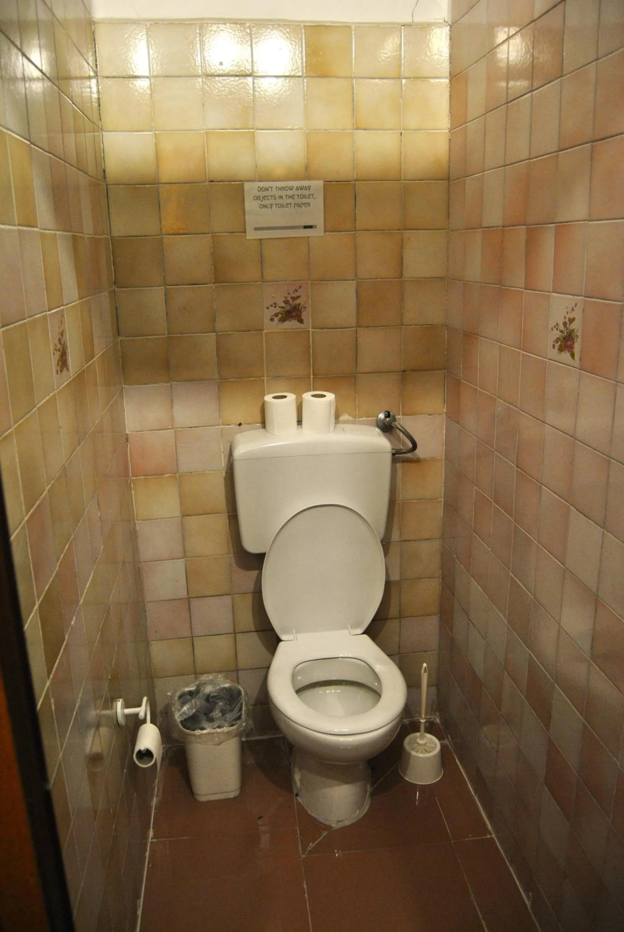 Toilet in Balarm - Hostel and Bar