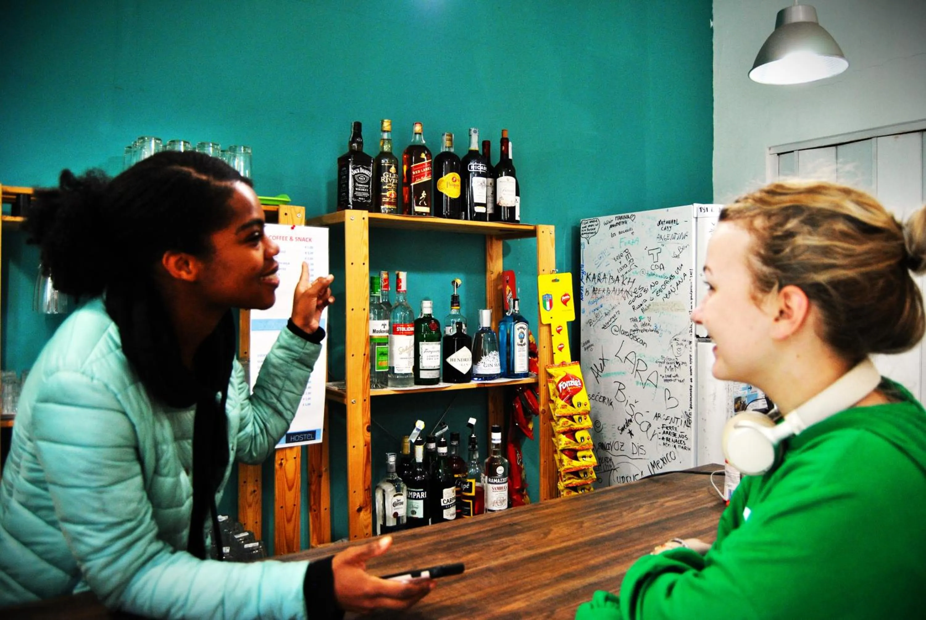 Lounge or bar in Balarm - Hostel and Bar