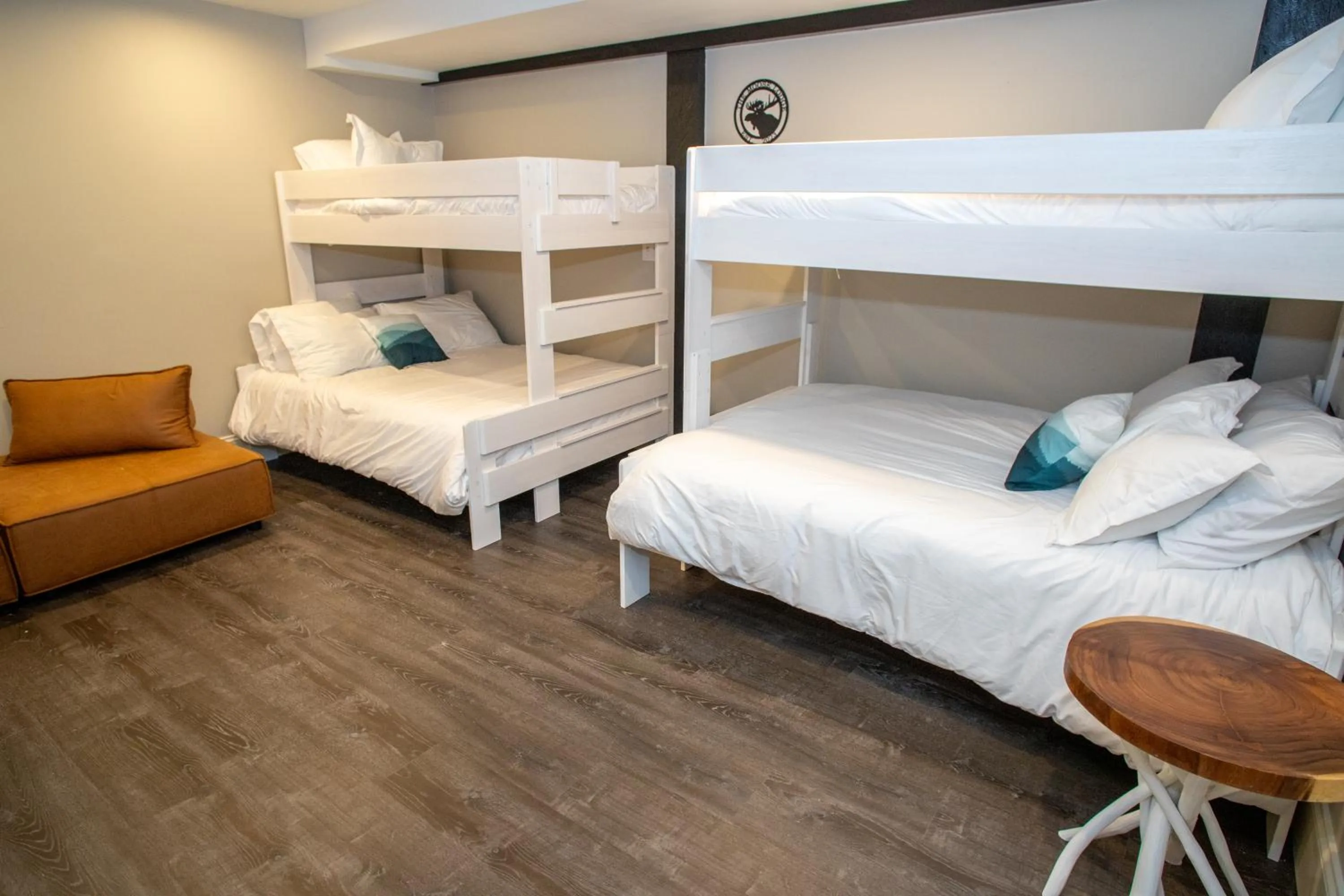 bunk bed, Bed in Gunstock Inn & Suites