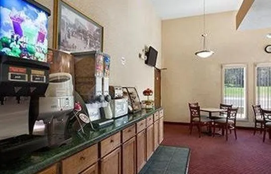 Coffee/tea facilities in Travelodge by Wyndham La Porte/Michigan City Area