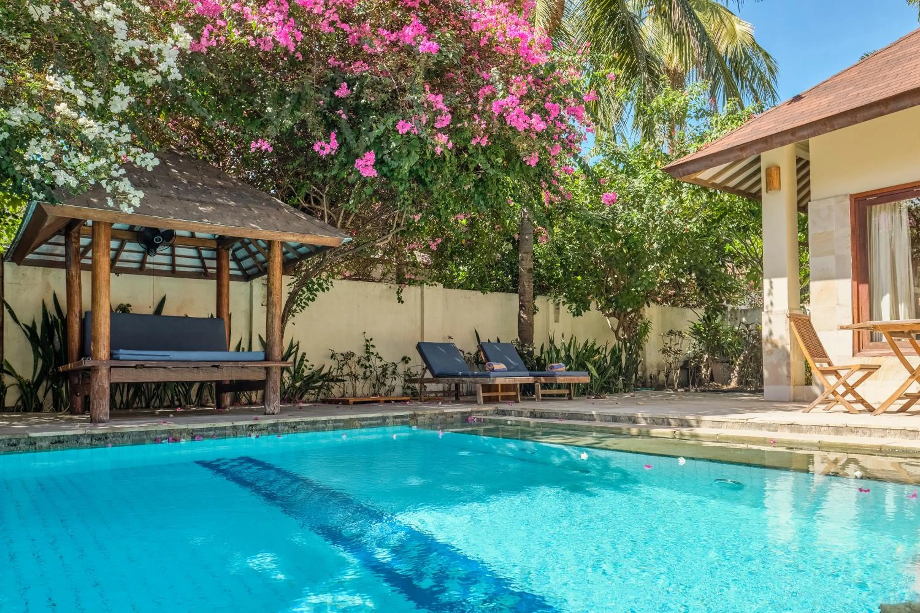 Swimming pool in Kelapa Villas