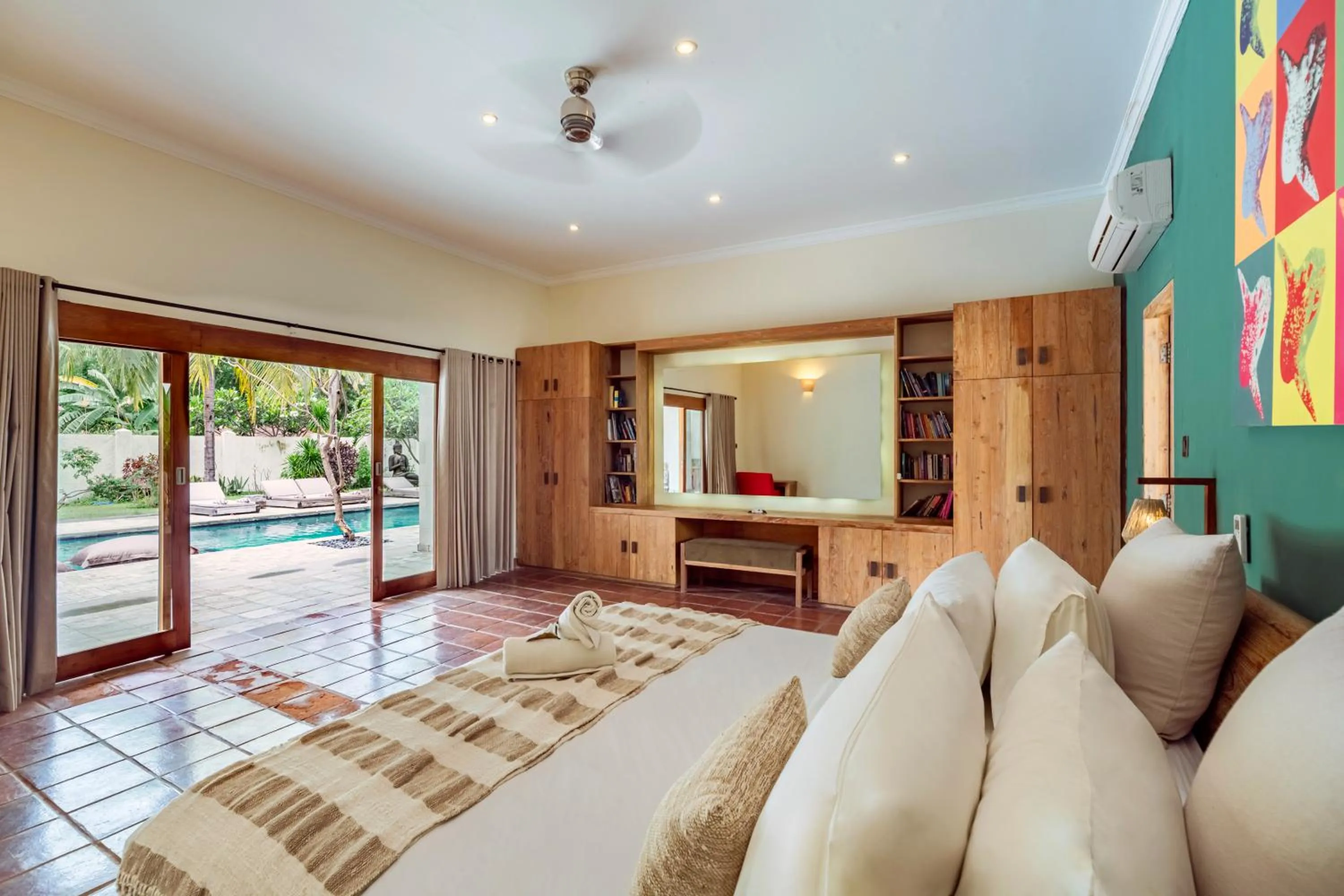 Pool view, Bed in Kelapa Villas