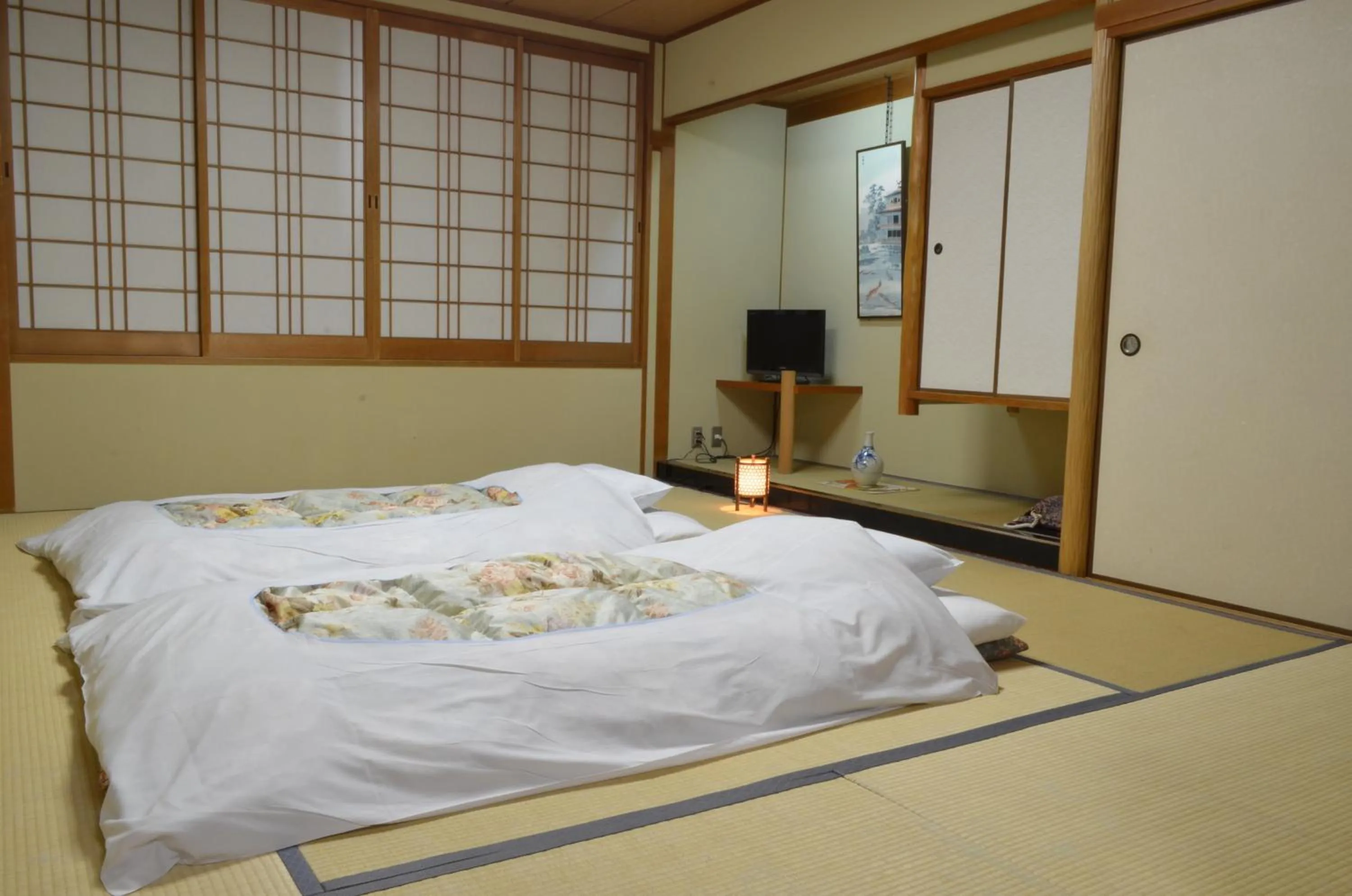 Photo of the whole room, Bed in Nissho Besso