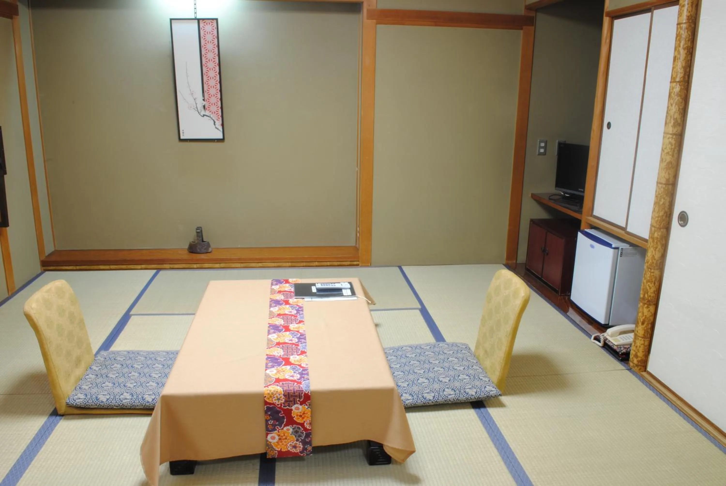 Photo of the whole room in Nissho Besso