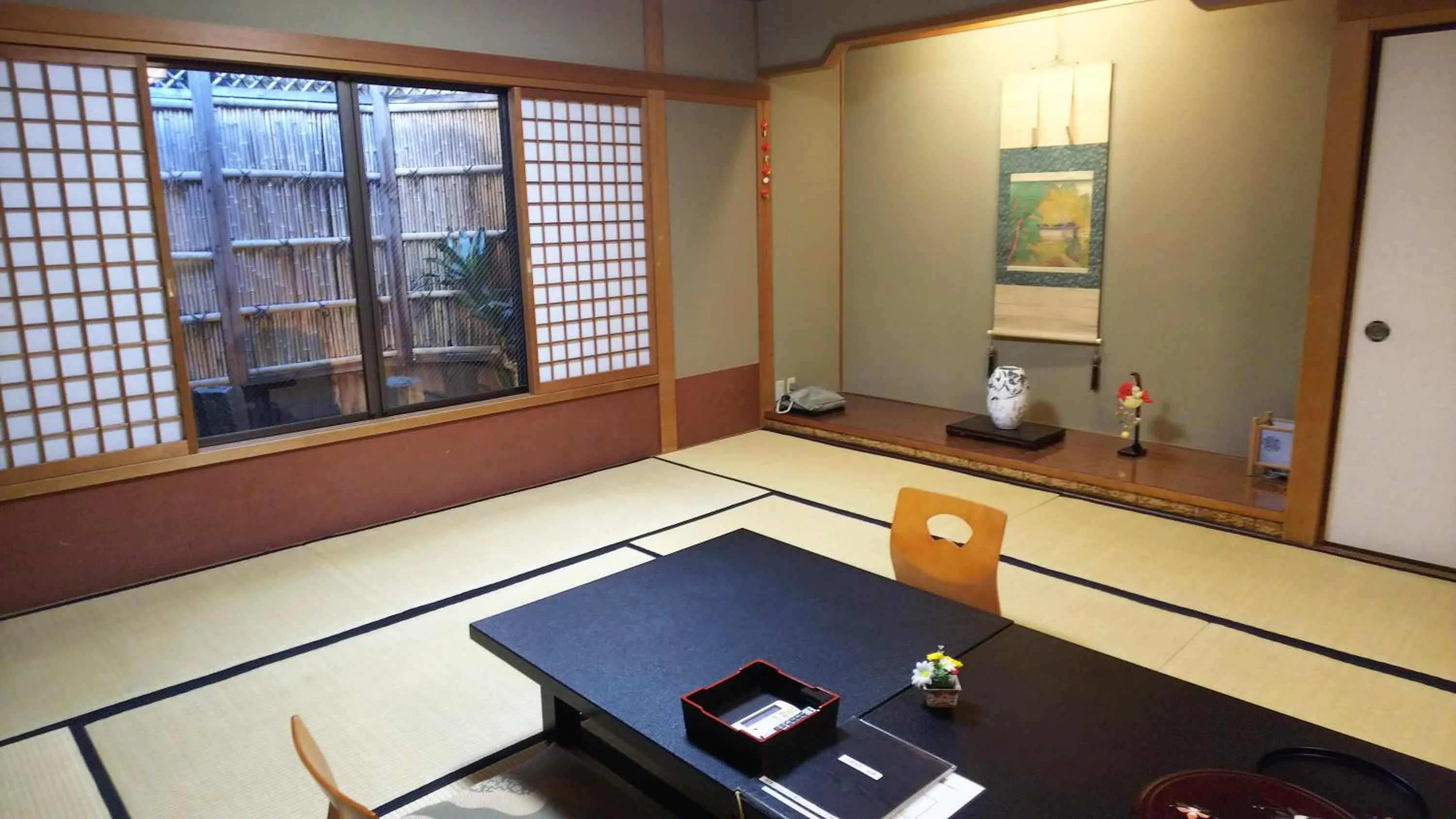 Photo of the whole room in Nissho Besso