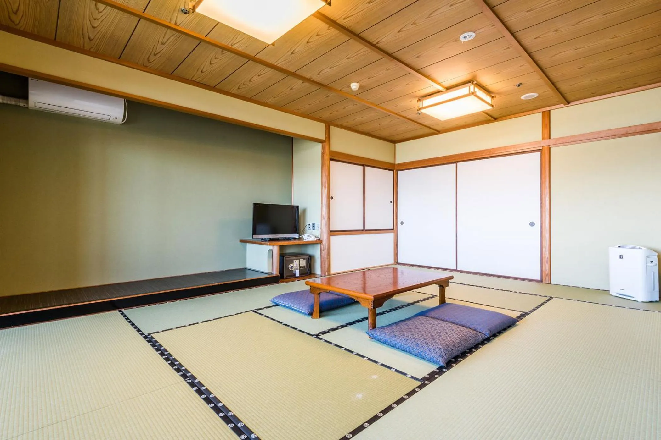 Photo of the whole room in Ooedo Onsen Monogatari Nagayama