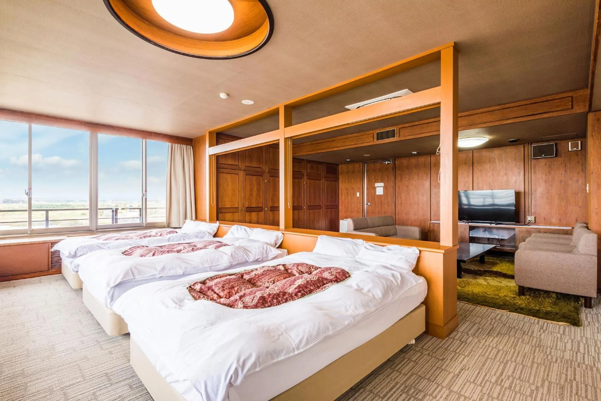 Photo of the whole room, Bed in Ooedo Onsen Monogatari Nagayama