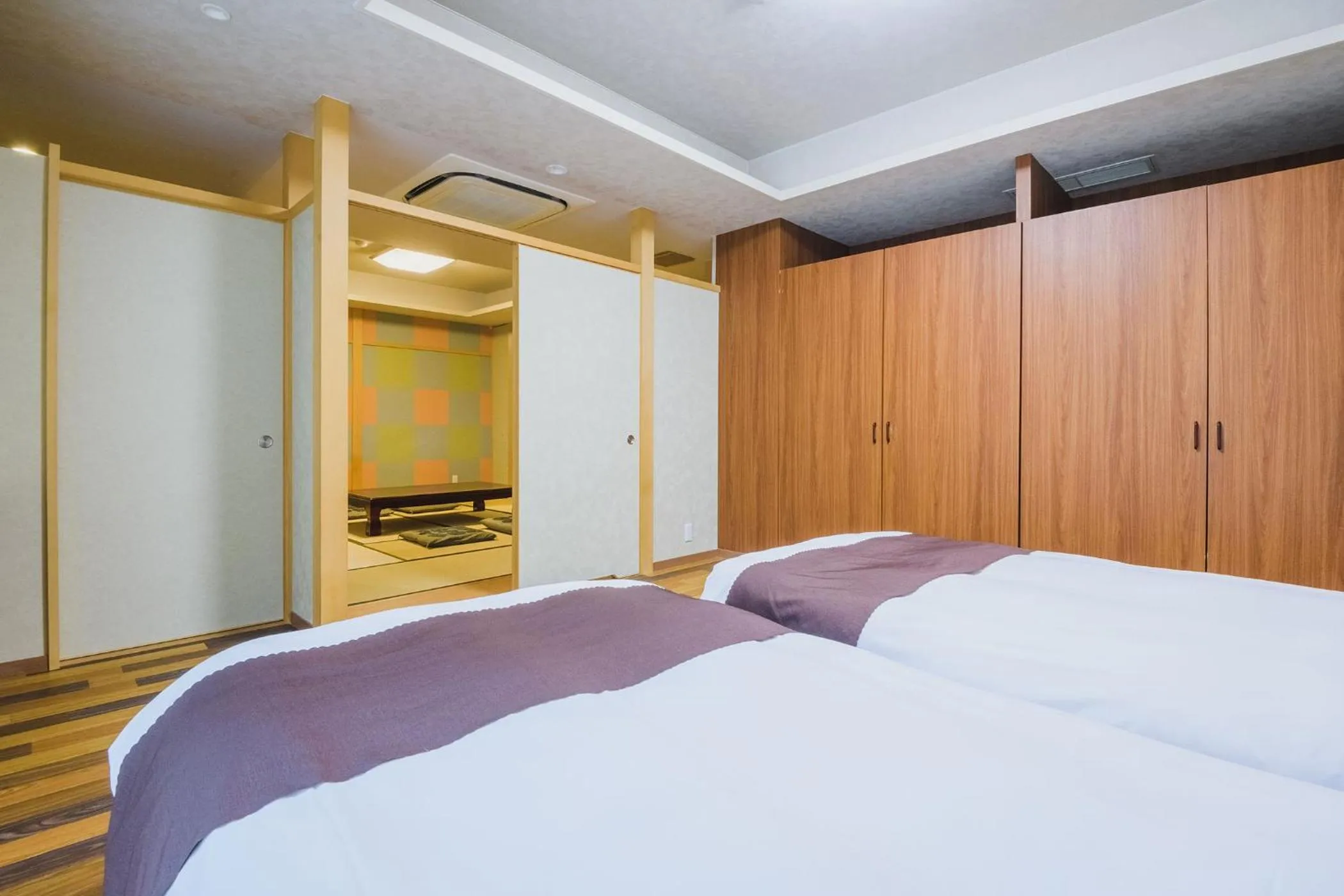 Photo of the whole room, Bed in Ooedo Onsen Monogatari Awara