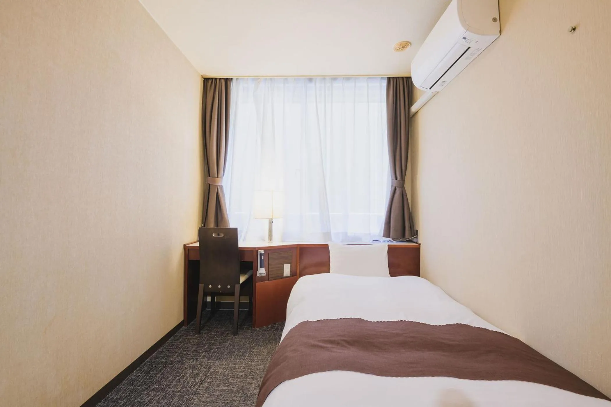 Photo of the whole room, Bed in Ooedo Onsen Monogatari Awara