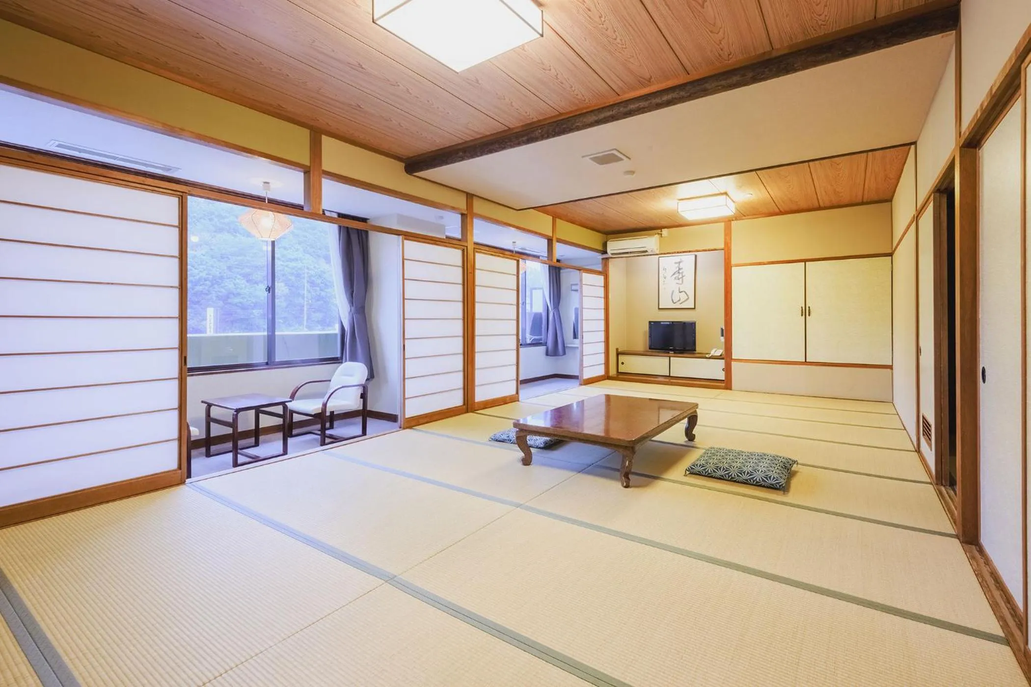 Photo of the whole room in Ooedo Onsen Monogatari Awara