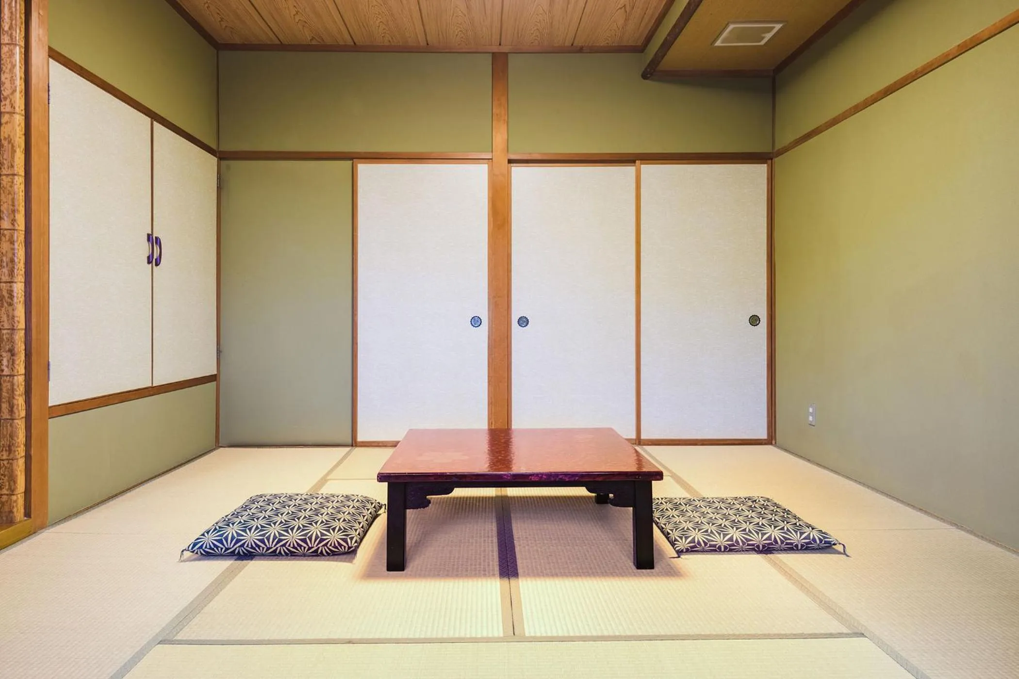 Photo of the whole room, Bed in Ooedo Onsen Monogatari Awara