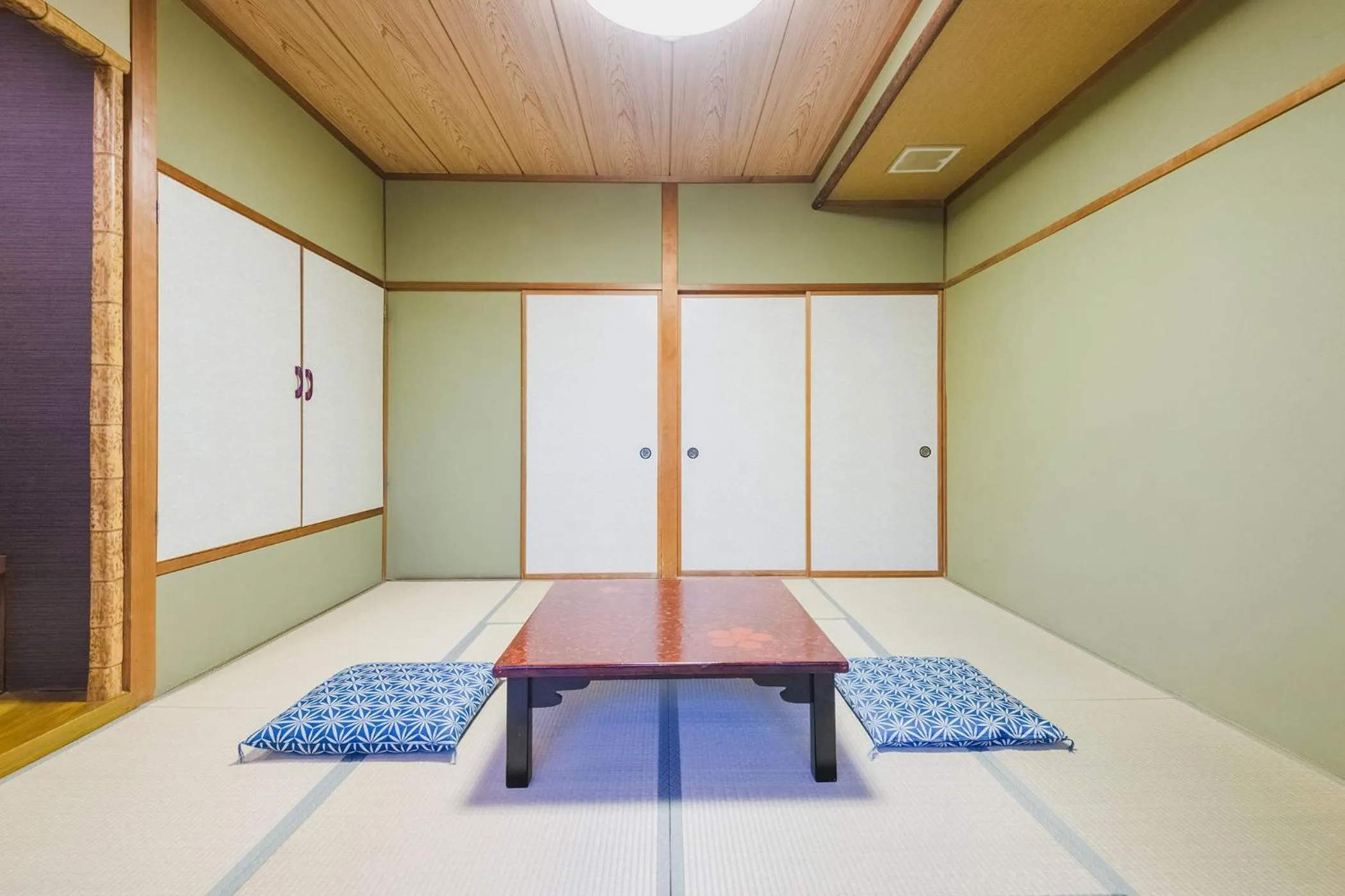 Photo of the whole room, Bed in Ooedo Onsen Monogatari Awara