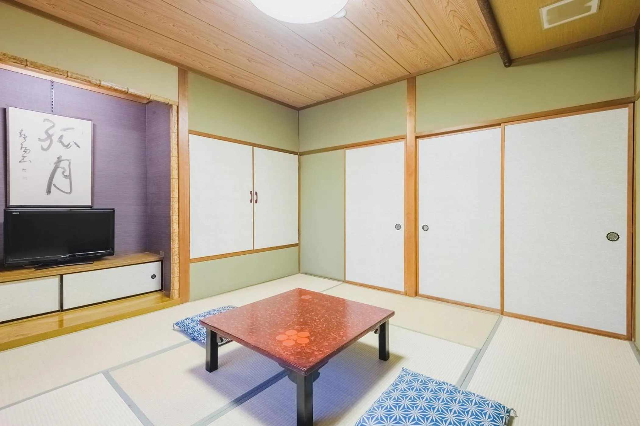 Photo of the whole room in Ooedo Onsen Monogatari Awara