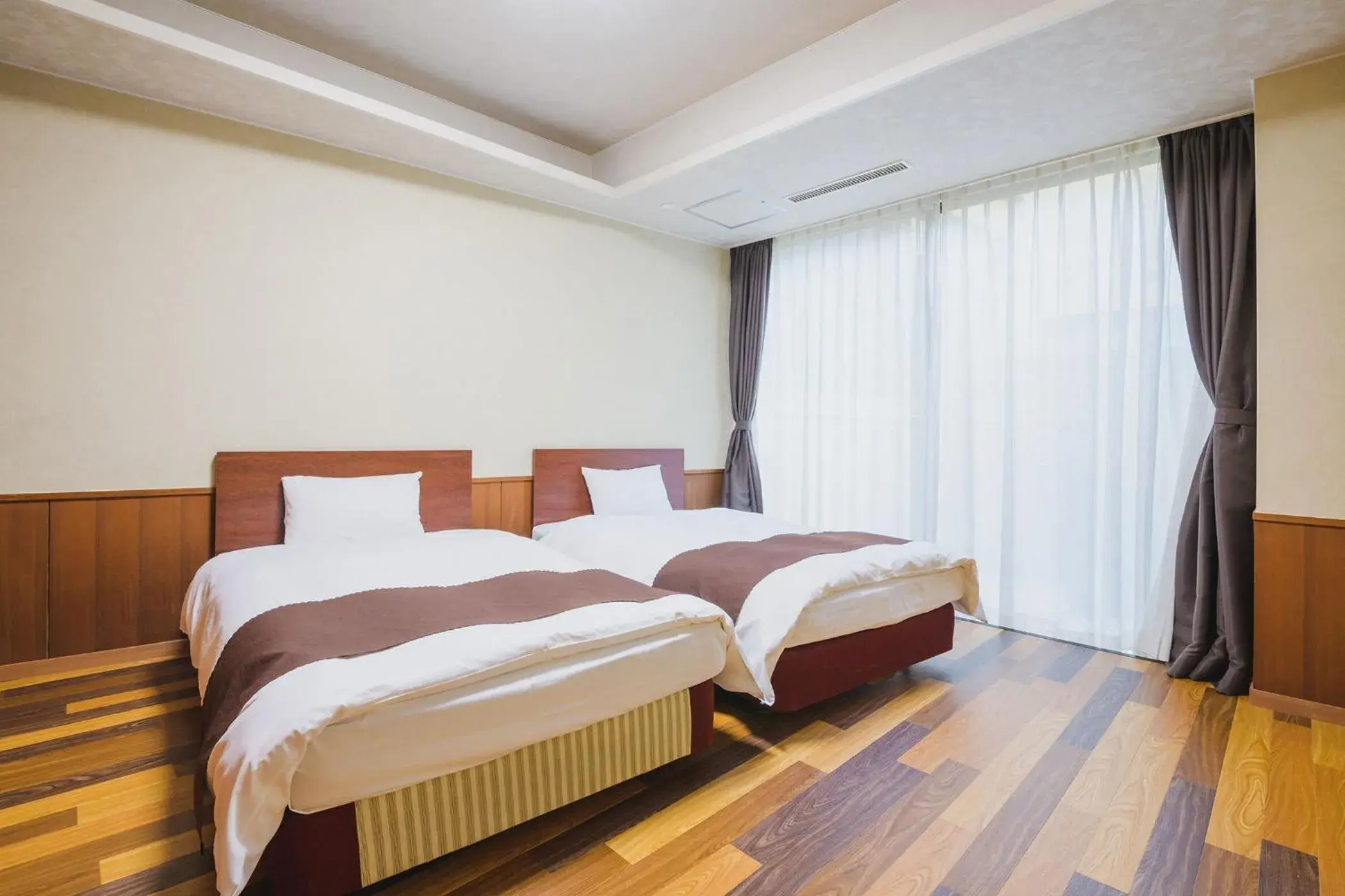 Standard Japanese-Western-Style-Room(Annex) - single occupancy - Indoor Bath - Non-Smoking in Ooedo Onsen Monogatari Awara Standard Japanese-Western-Style-Room(Annex) - single occupancy - Indoor Bath - Non-Smoking in Ooedo Onsen Monogatari Awara