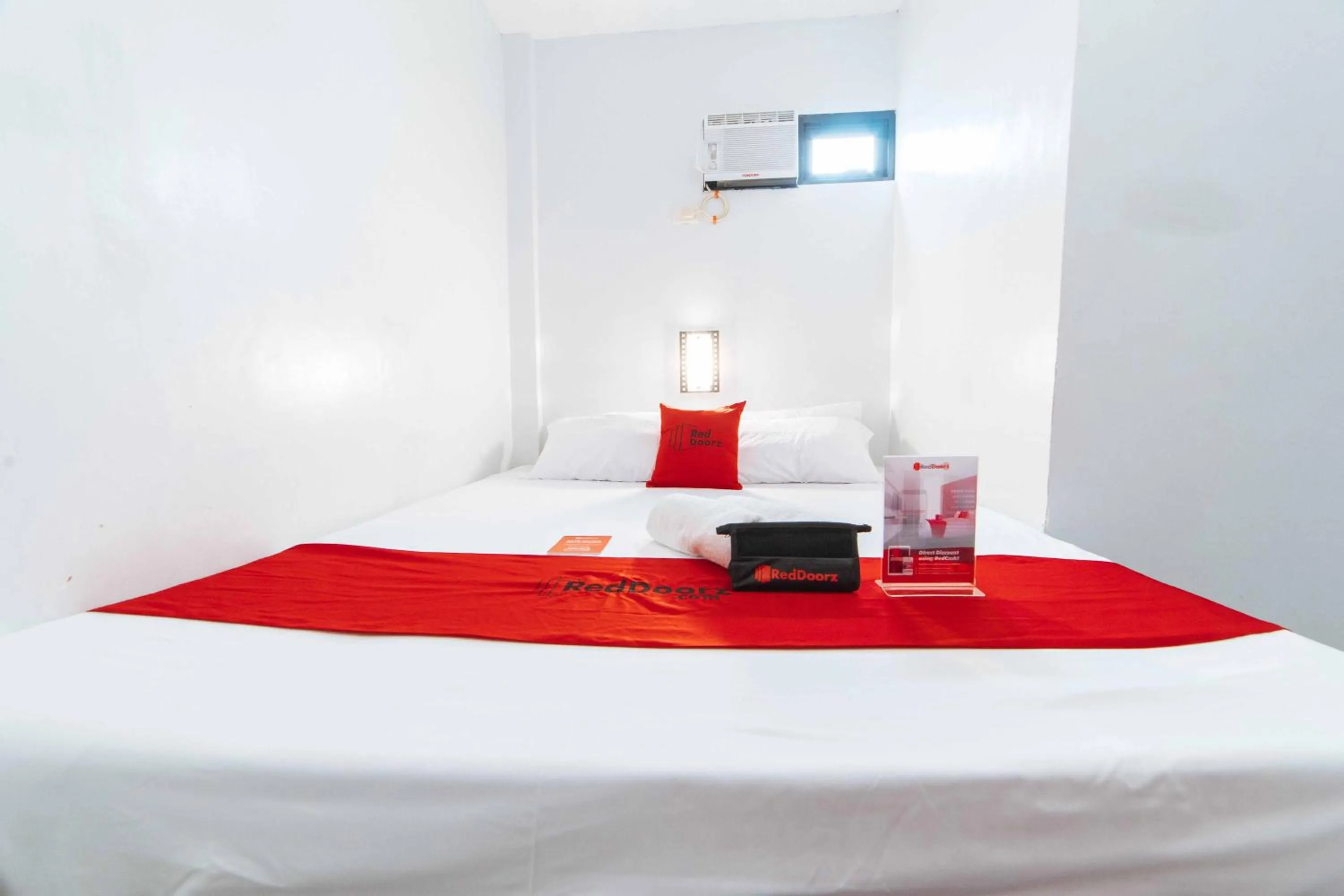 Bed in RedDoorz at San Antonio Binan Laguna