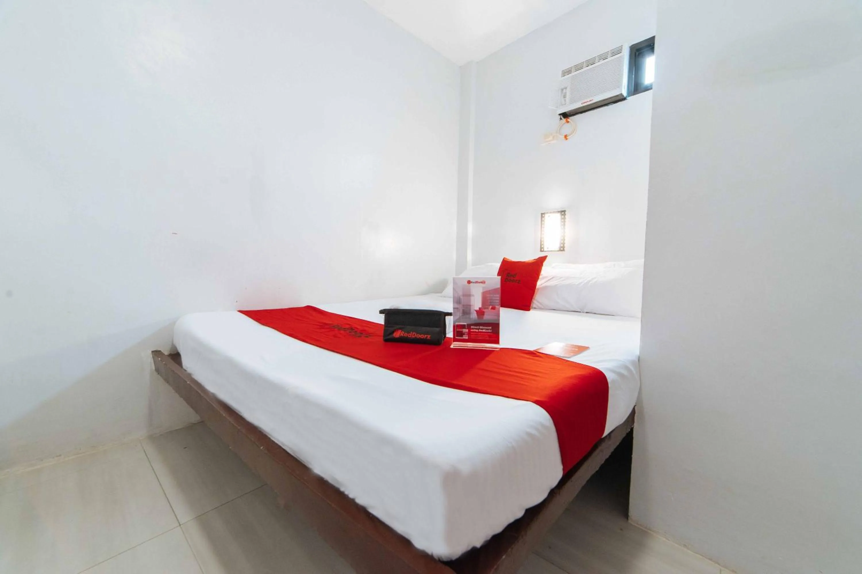 Bed in RedDoorz at San Antonio Binan Laguna