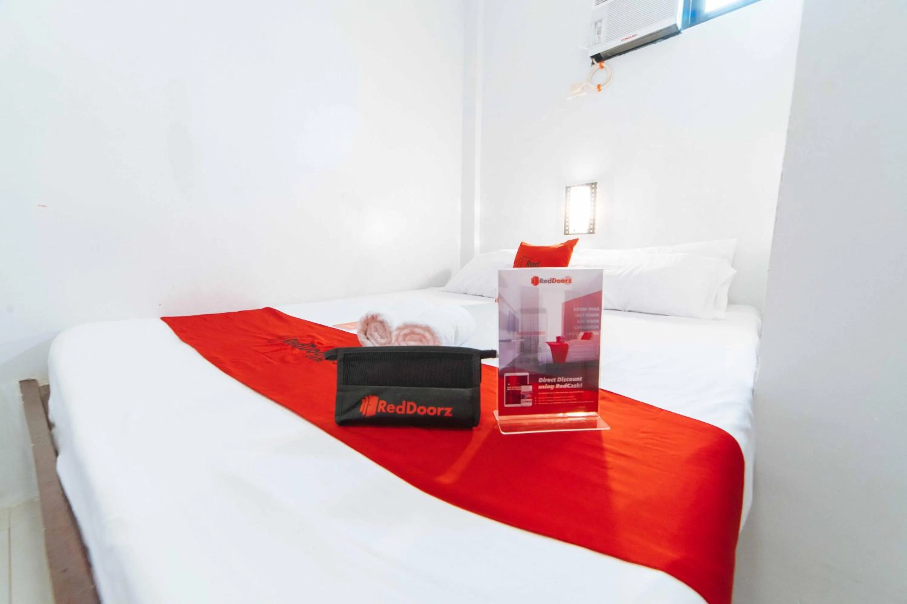 Bed in RedDoorz at San Antonio Binan Laguna