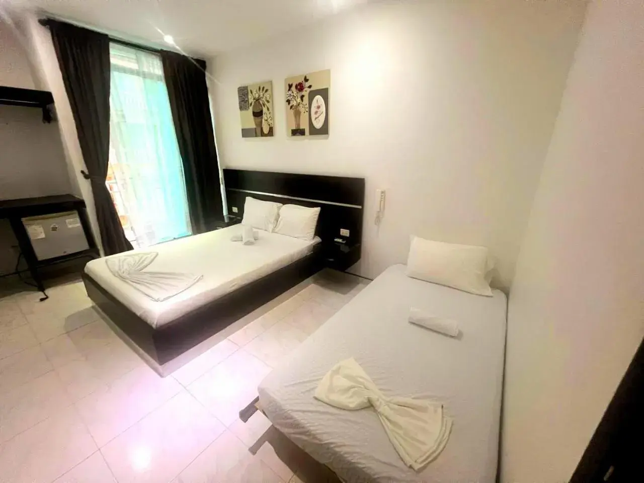 Triple Room in Hotel Suite Royal Triple Room in Hotel Suite Royal