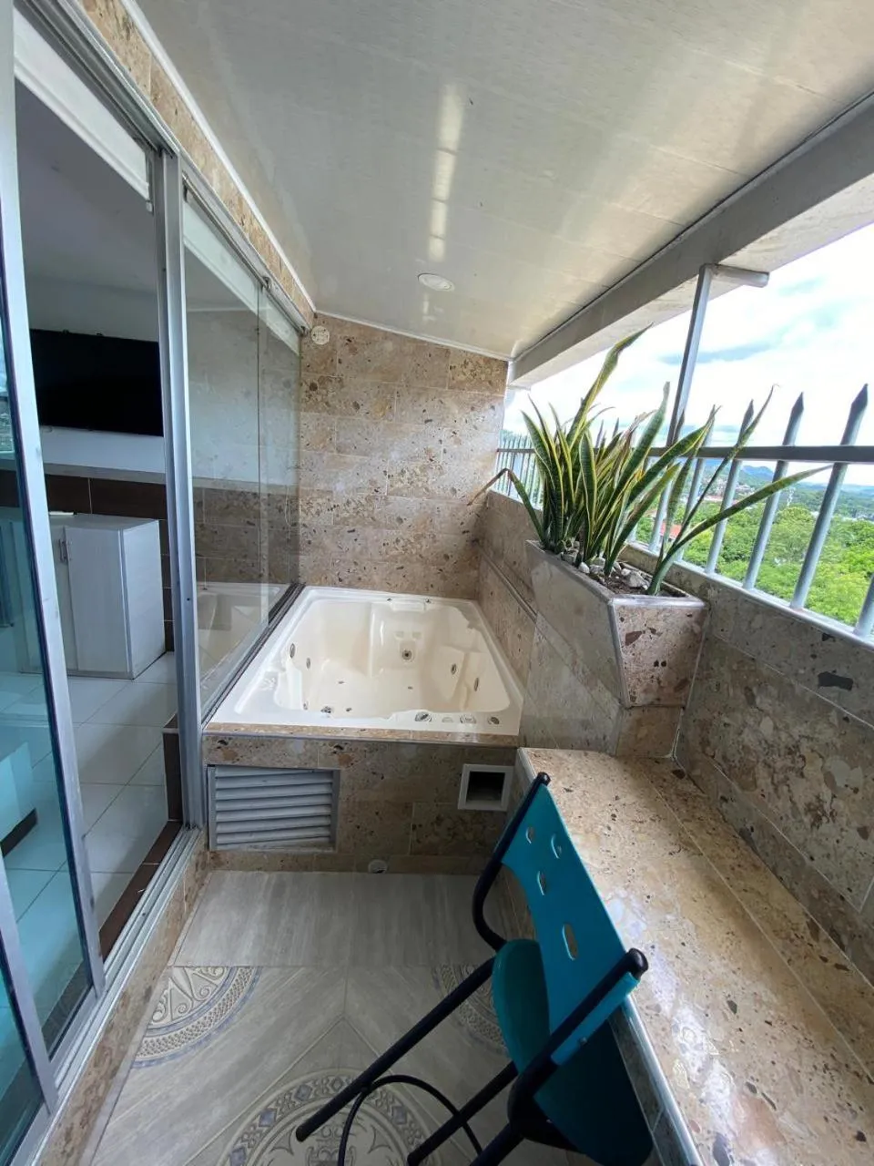 Hot Tub in Hotel Suite Royal