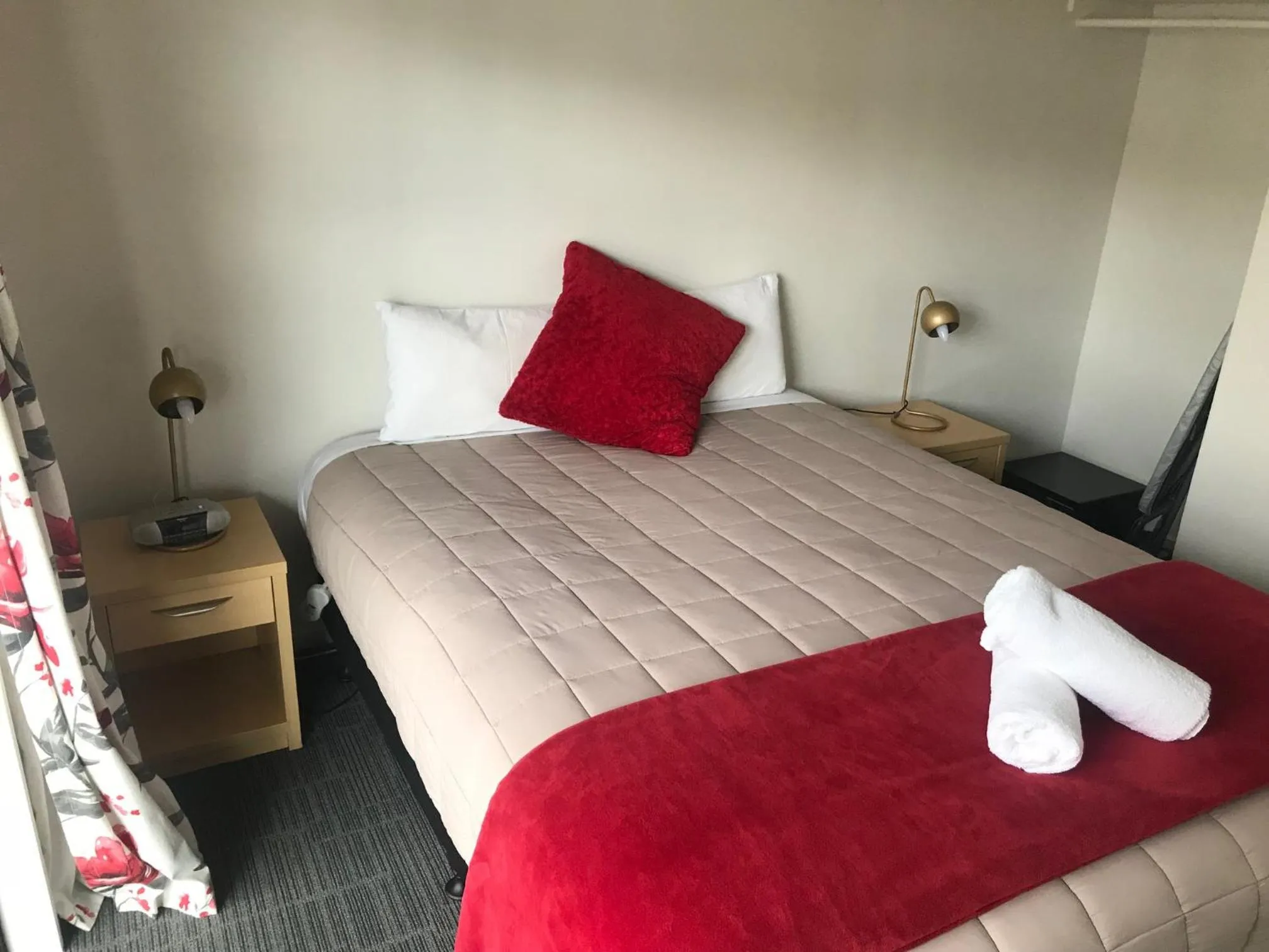 Bedroom, Bed in Southern Comfort Motel