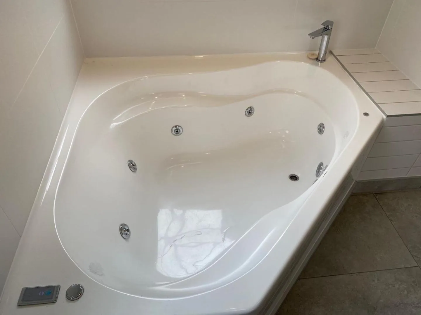 Bath in Southern Comfort Motel