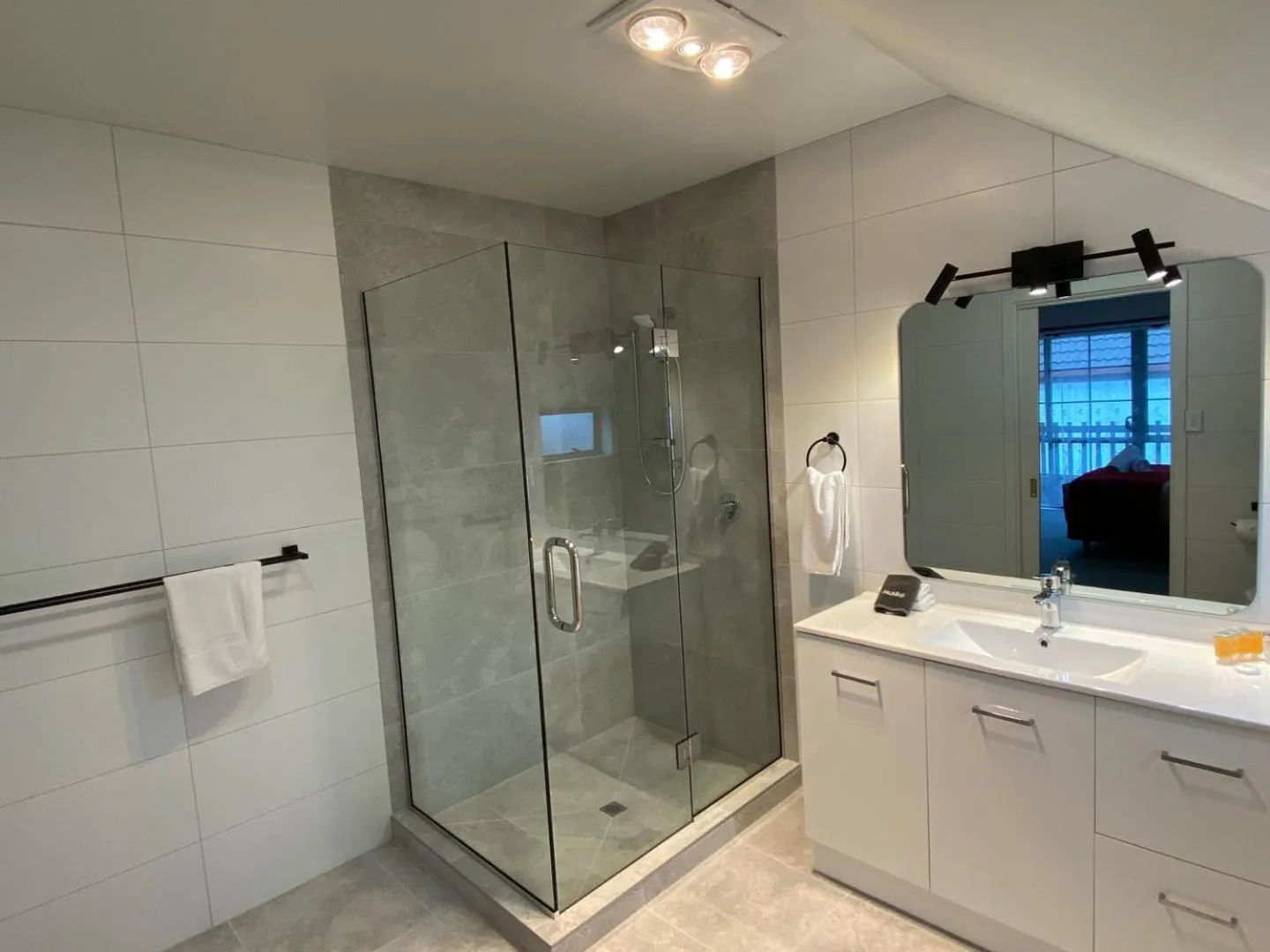 Bathroom in Southern Comfort Motel