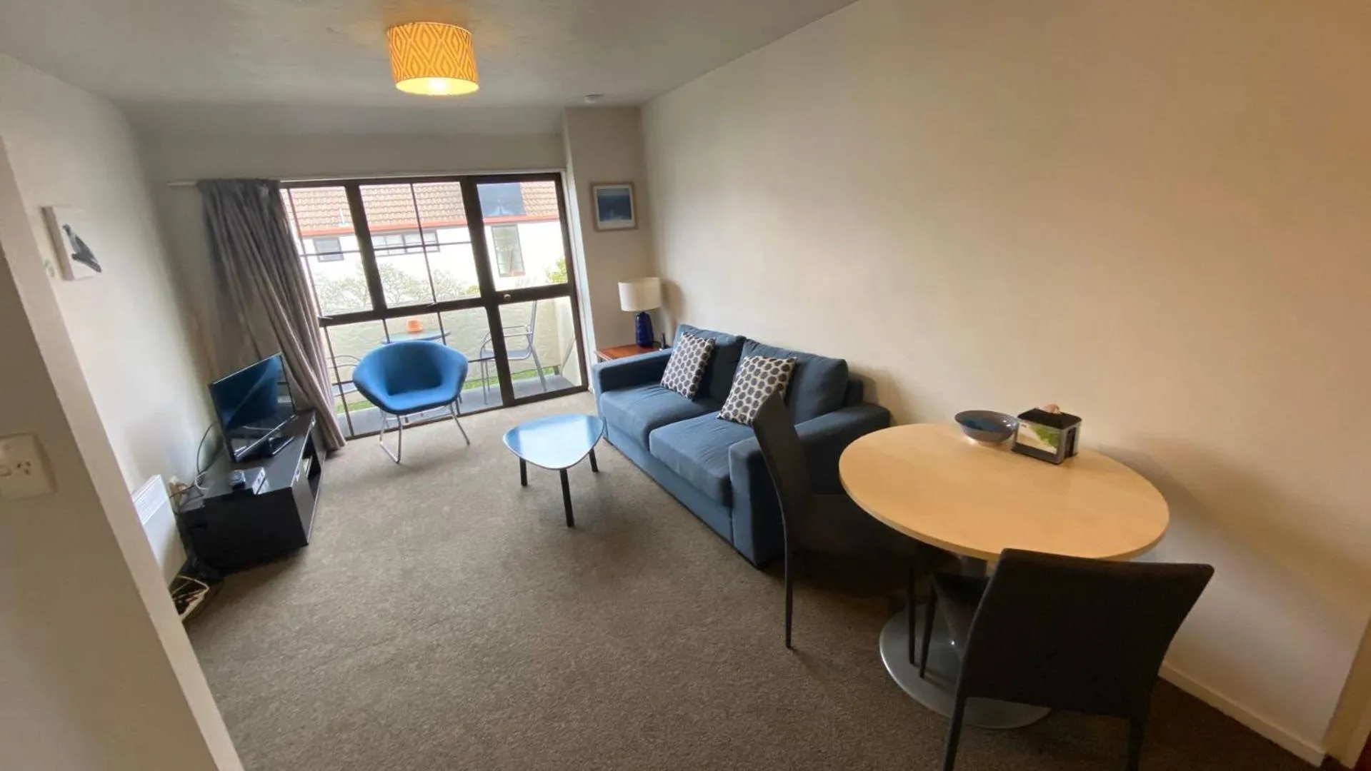 Living room in Southern Comfort Motel