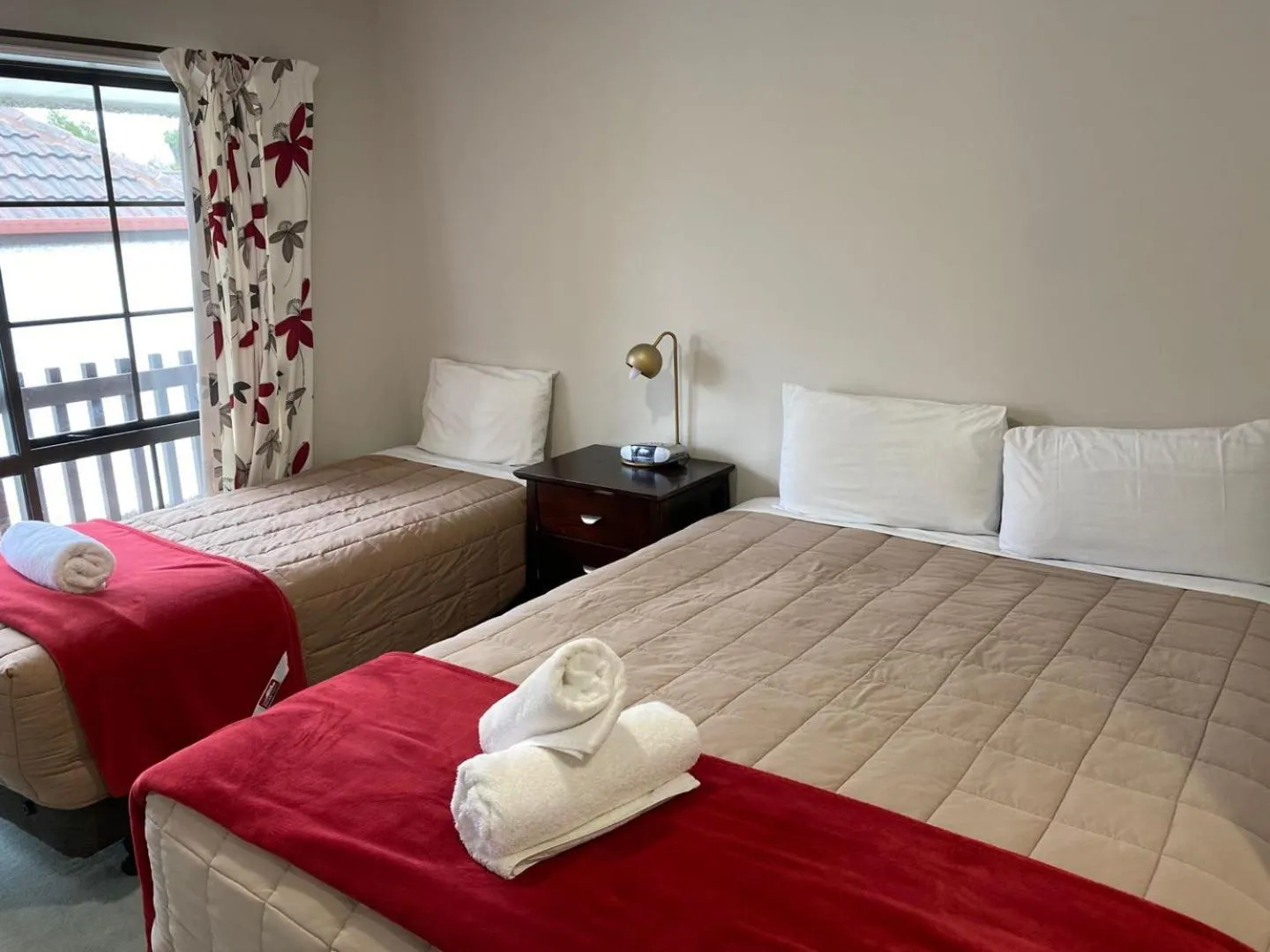 Bedroom, Bed in Southern Comfort Motel