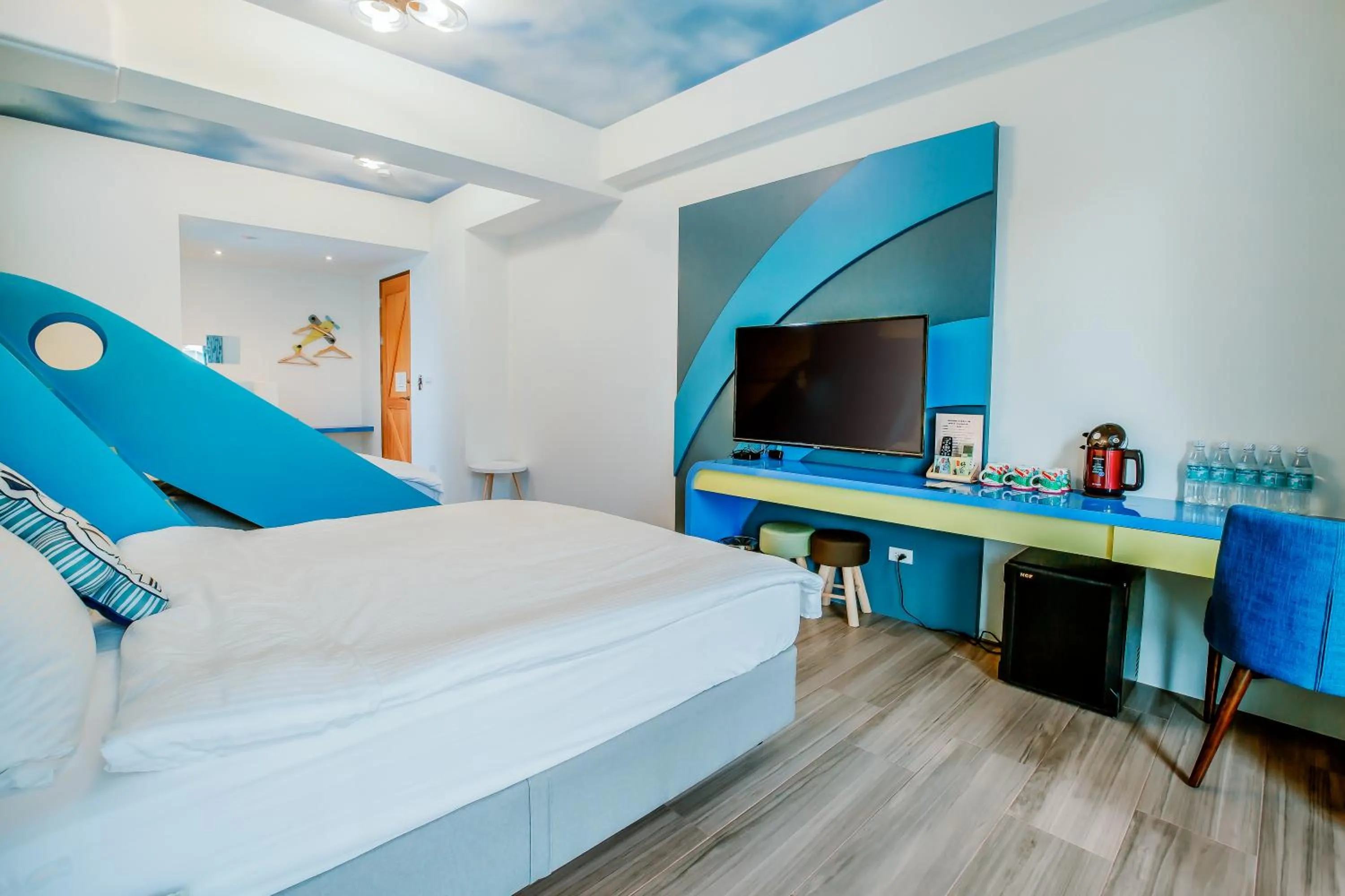 Decorative detail, Bed in Party of the Ocean B&B