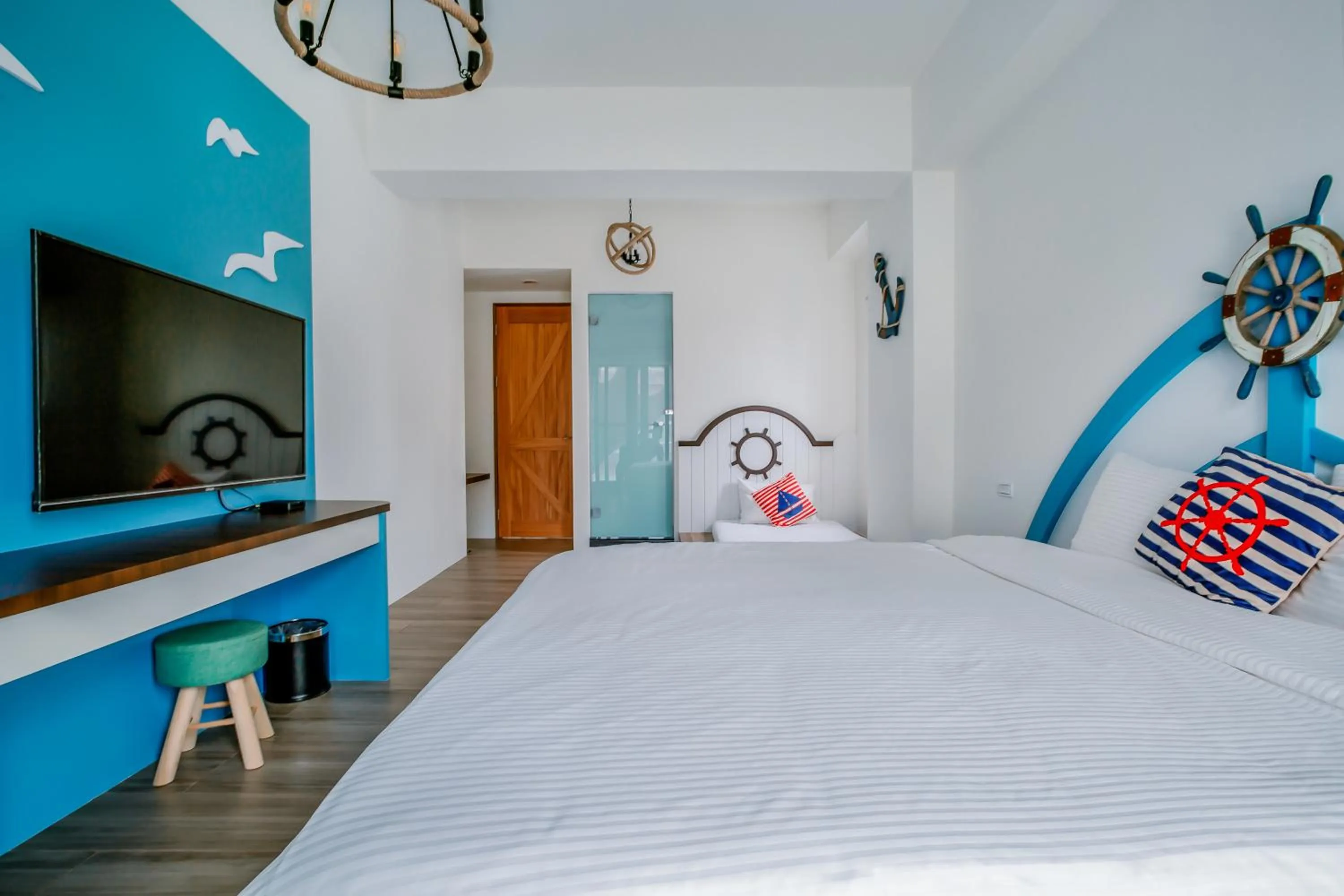 Decorative detail, Bed in Party of the Ocean B&B