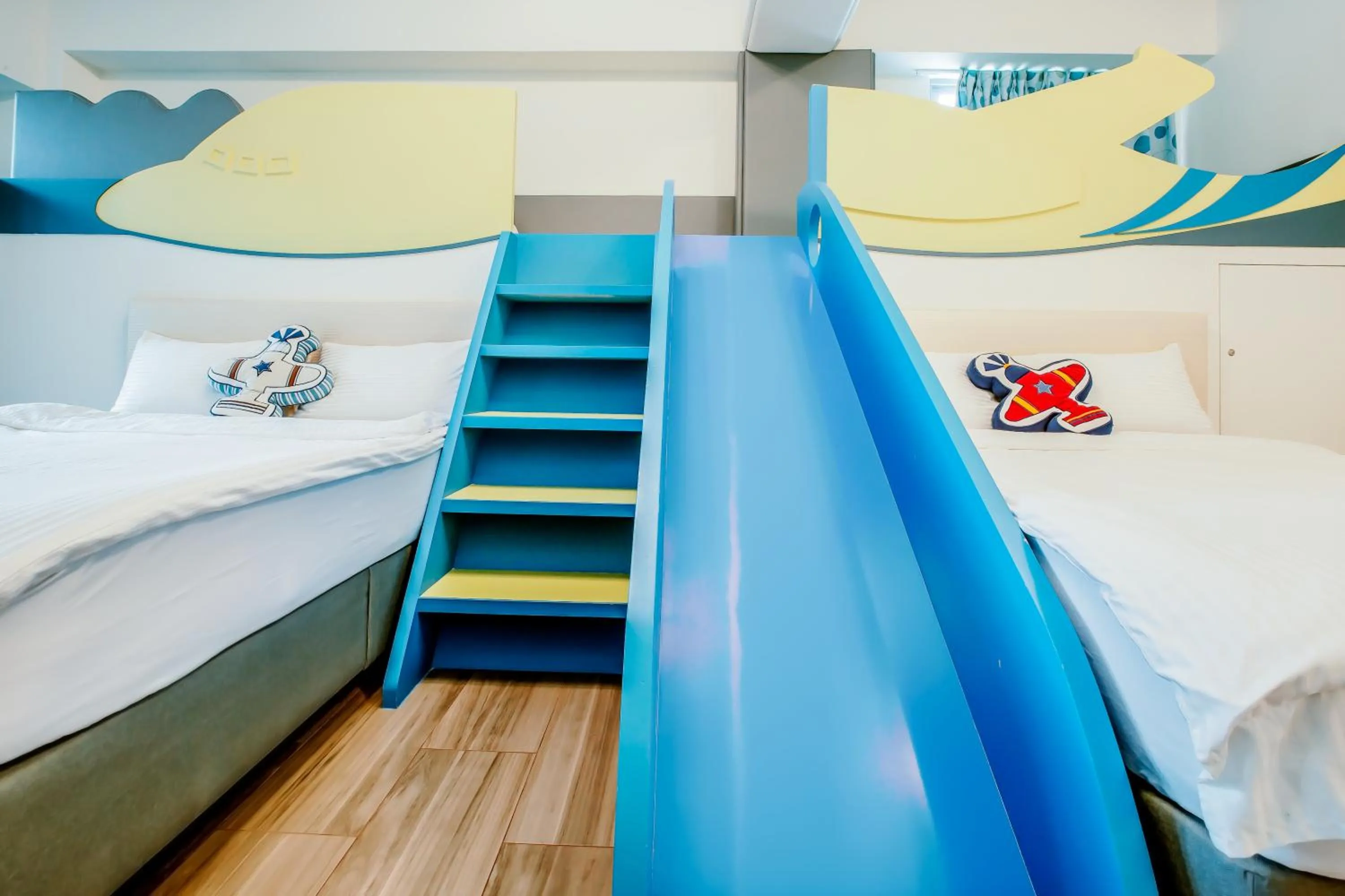 Decorative detail, Bed in Party of the Ocean B&B