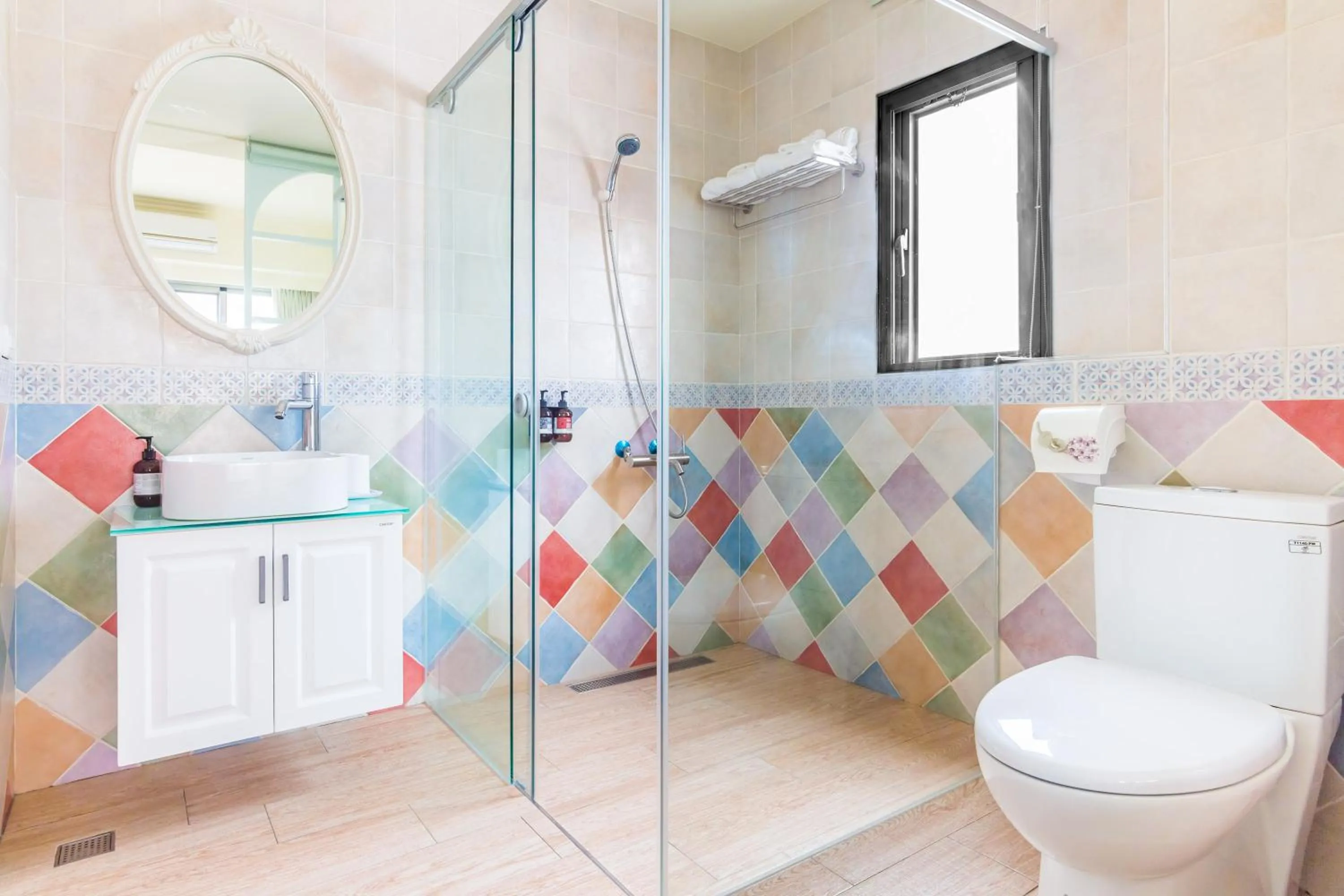 Decorative detail in Party of the Ocean B&B