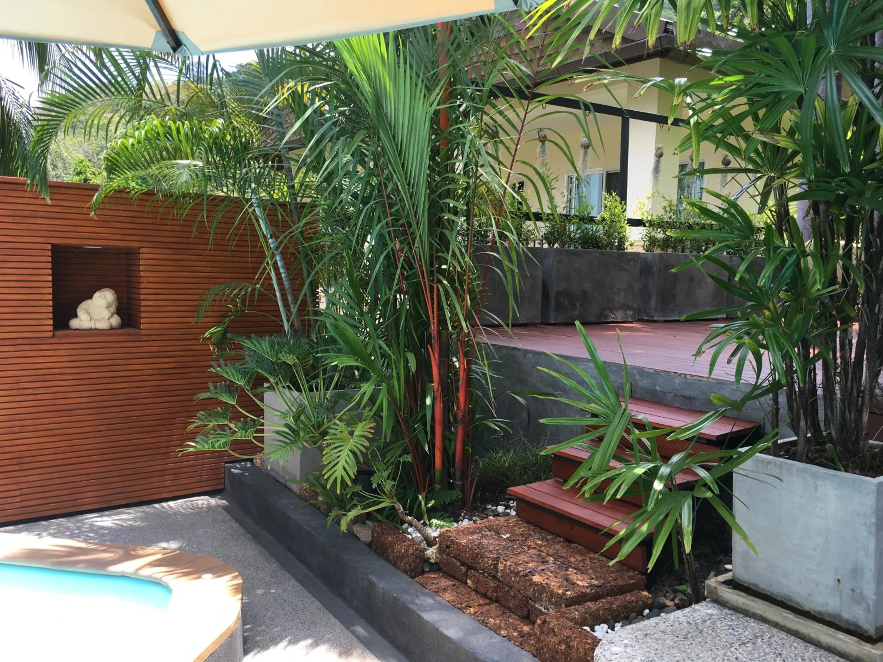 Garden in Baan Andaman Sea Surf