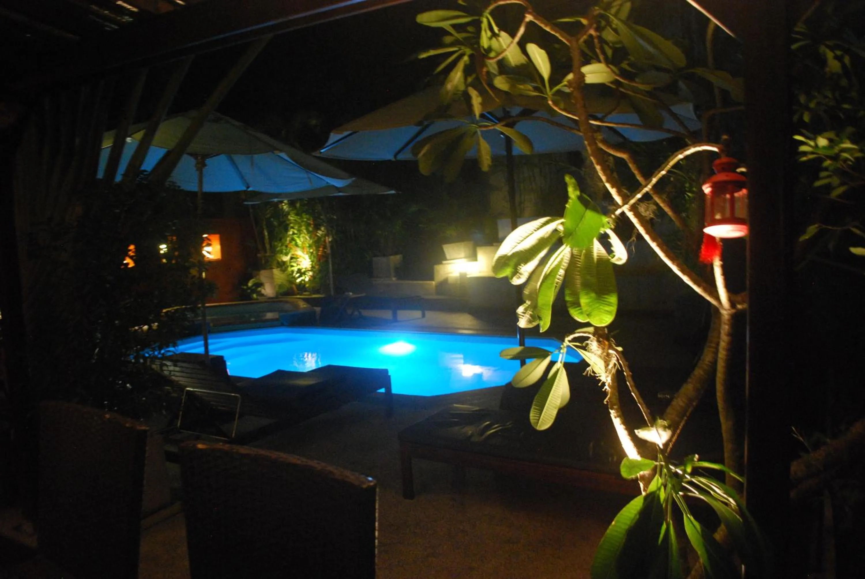 Night in Baan Andaman Sea Surf