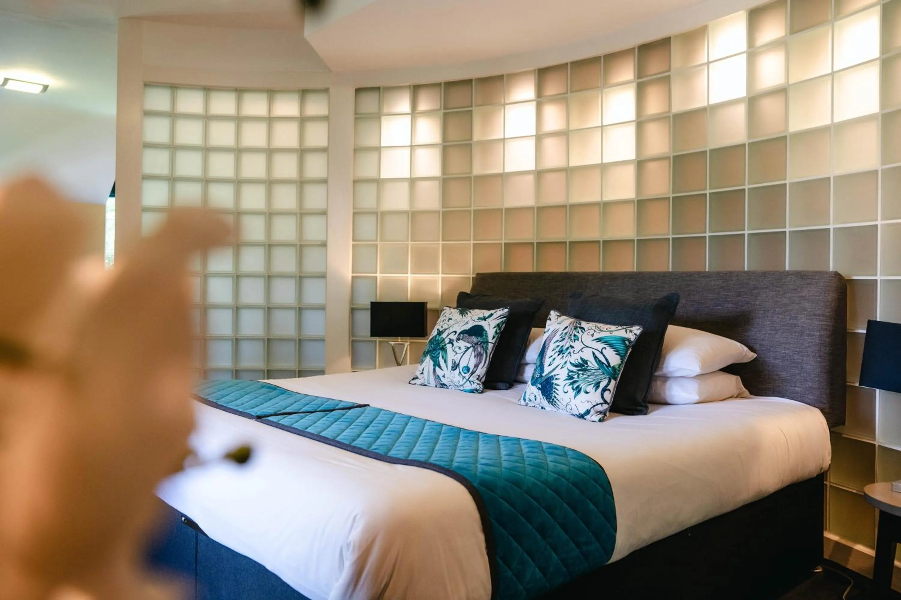 Bed in Wild Pheasant Hotel & Spa