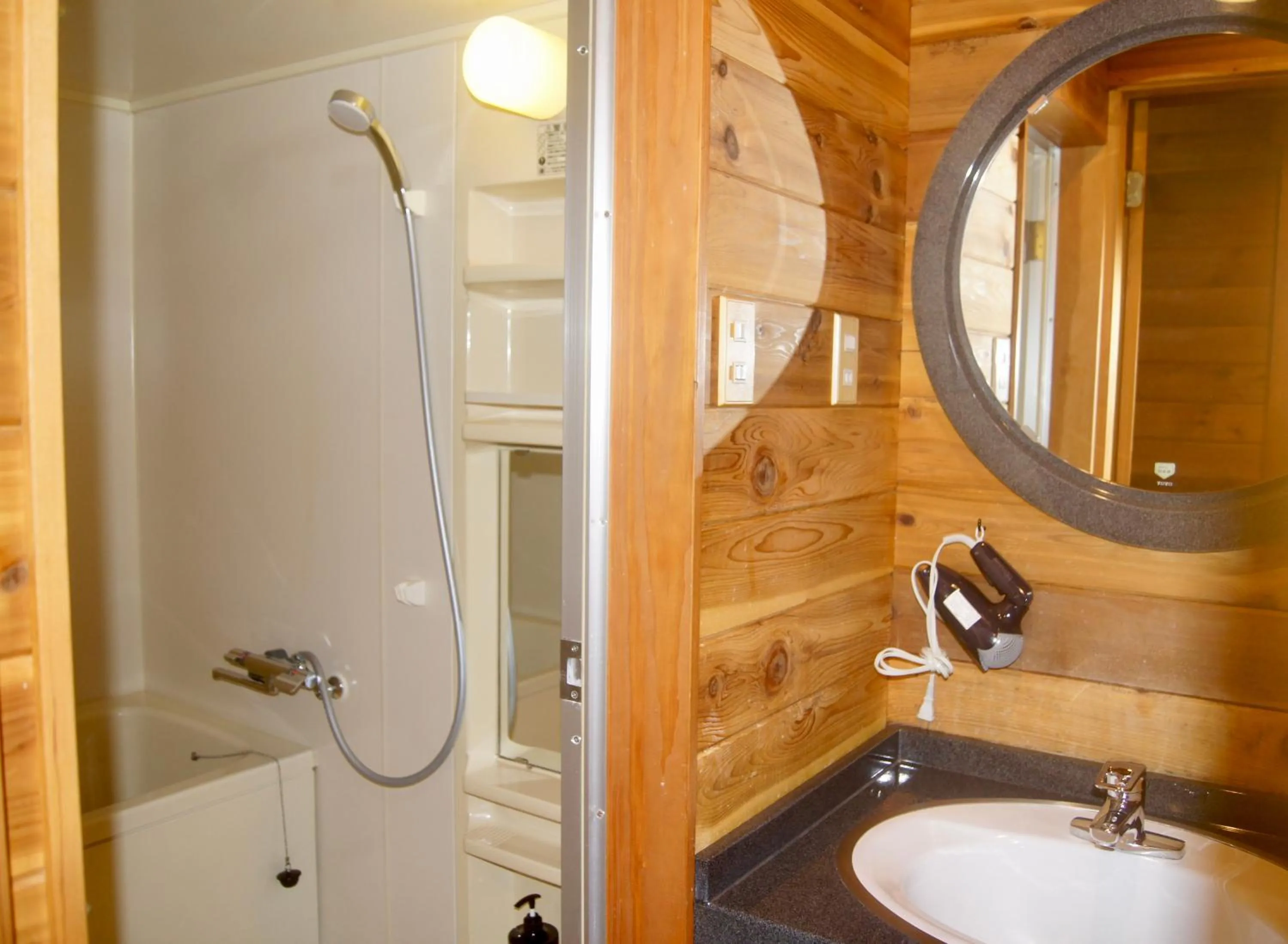 Shower in Hakuba Brownie Cottages