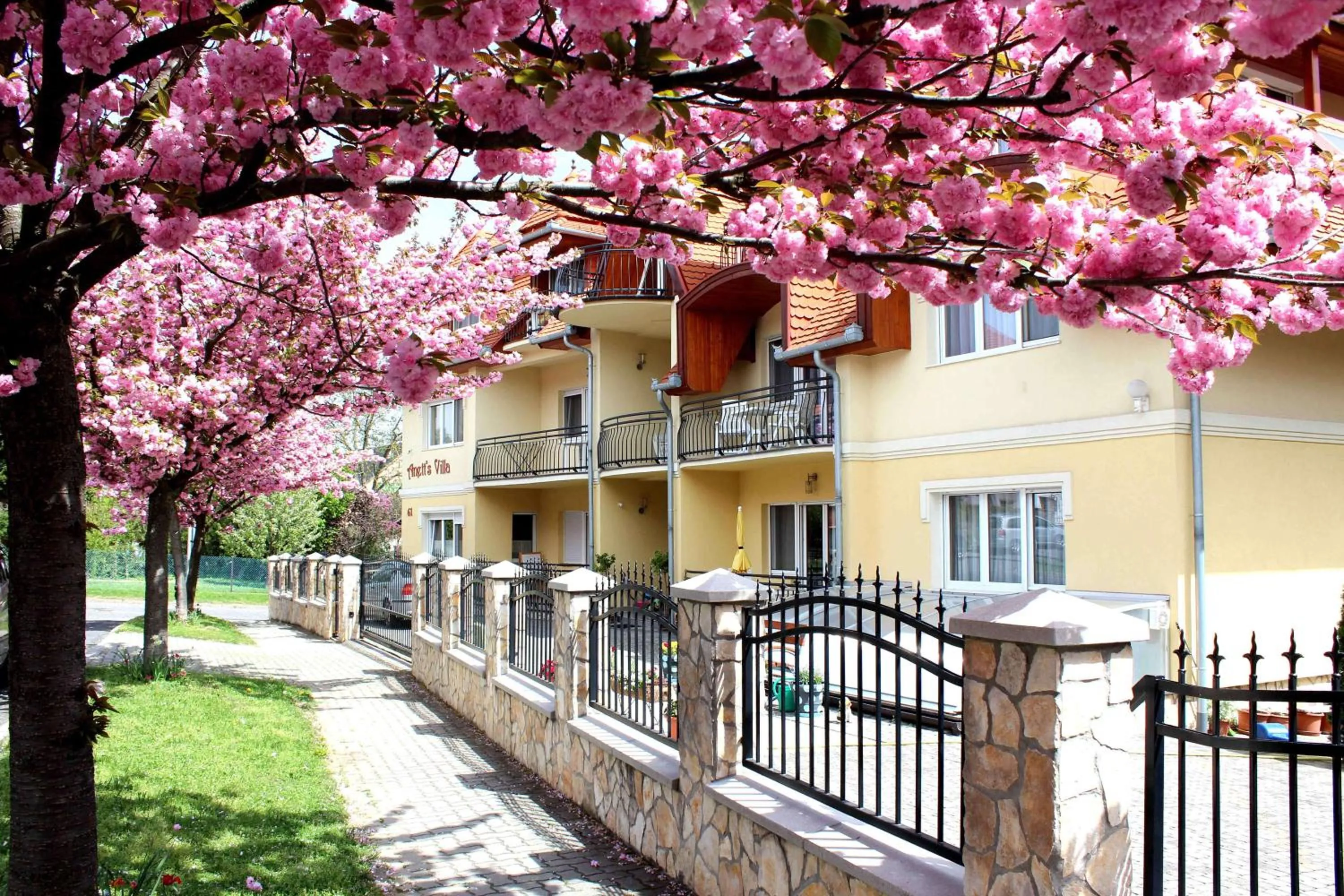 Facade/entrance in Anett Villa