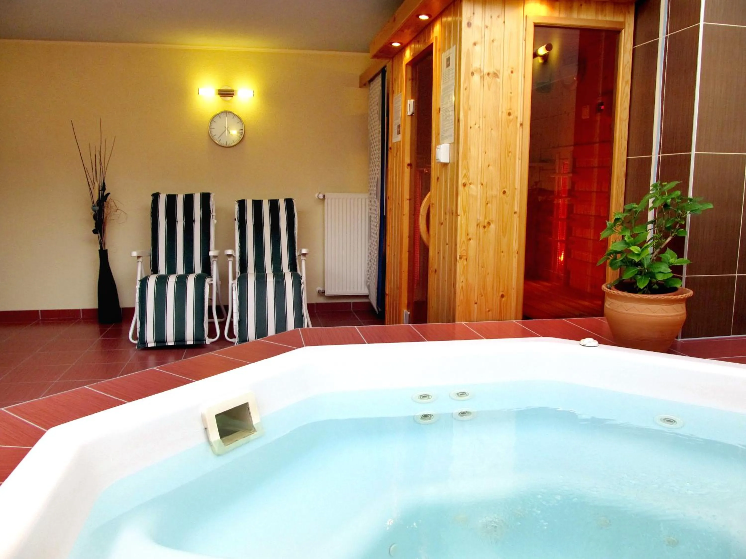 Hot Tub in Anett Villa
