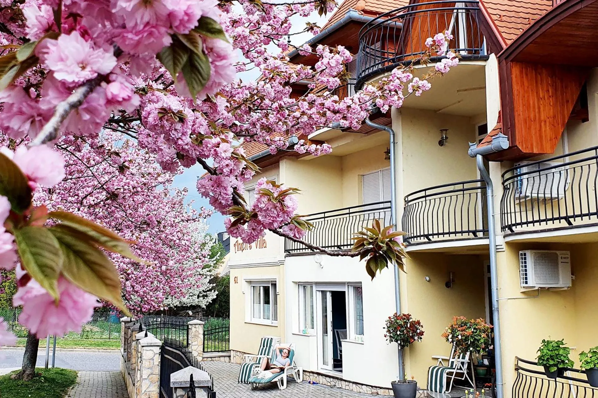 Property building in Anett Villa